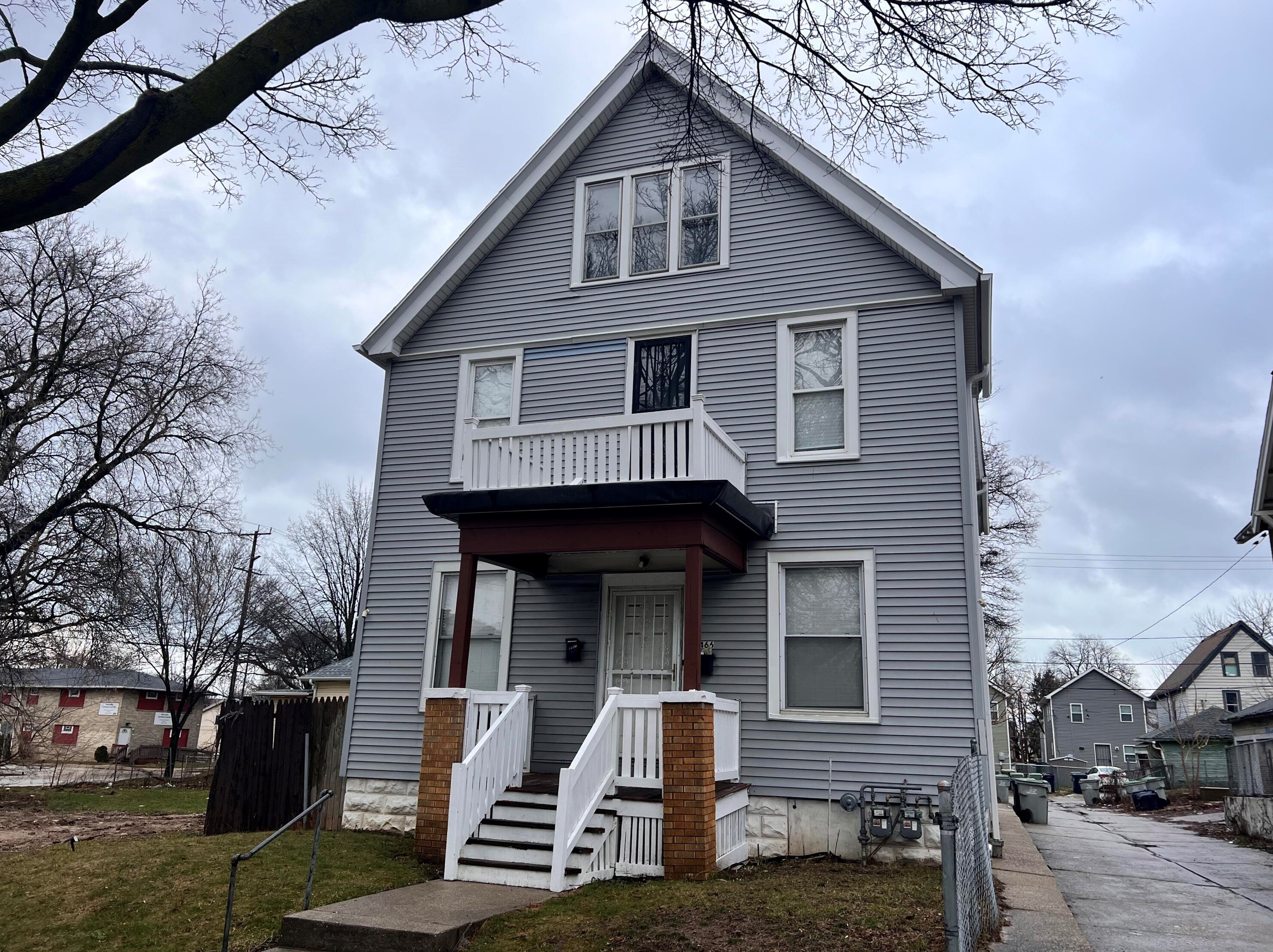 3466 3rd St, Milwaukee, WI 53212-1475