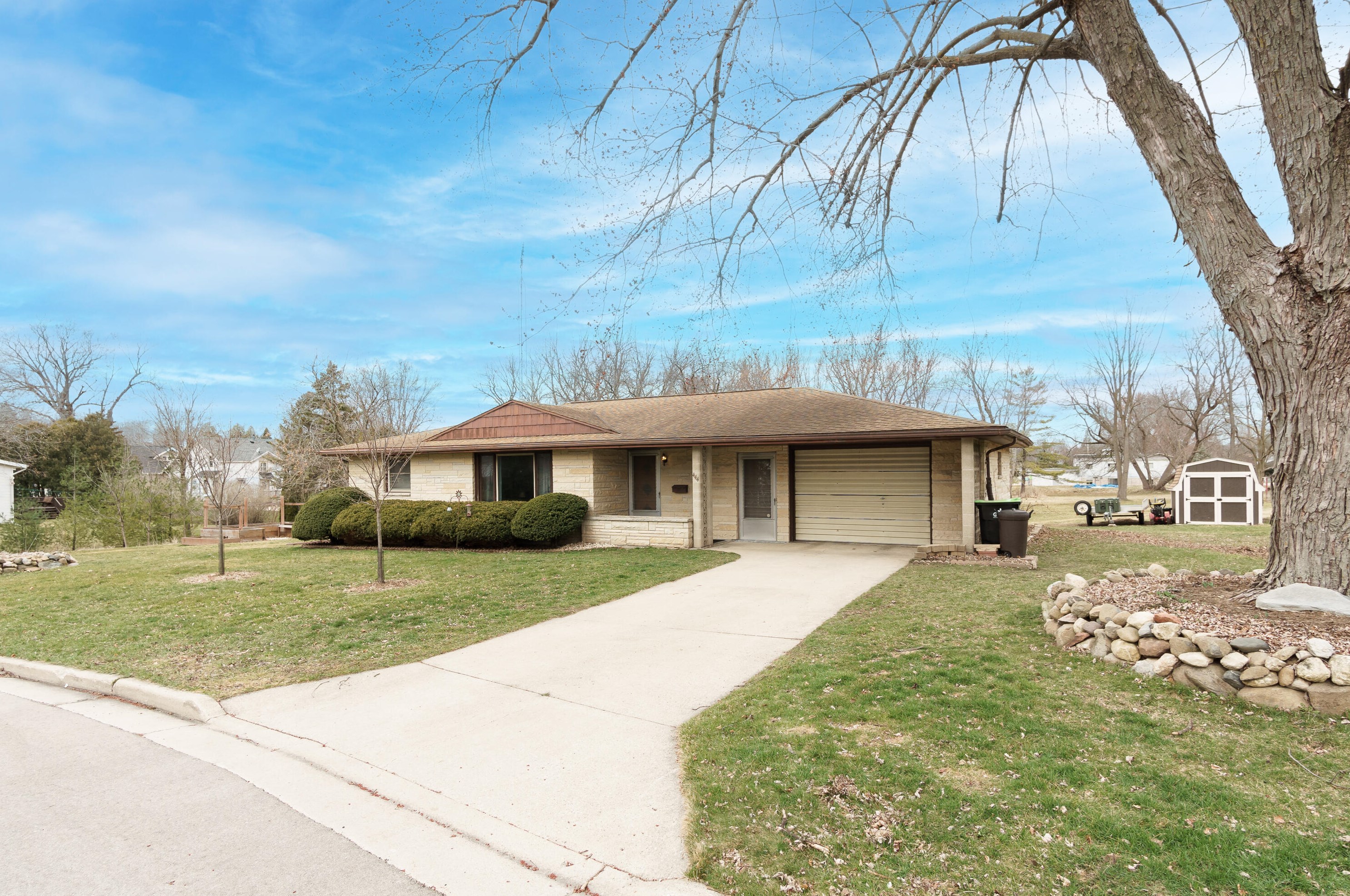444 Willow Cir, Mayville, WI 53050-1138
