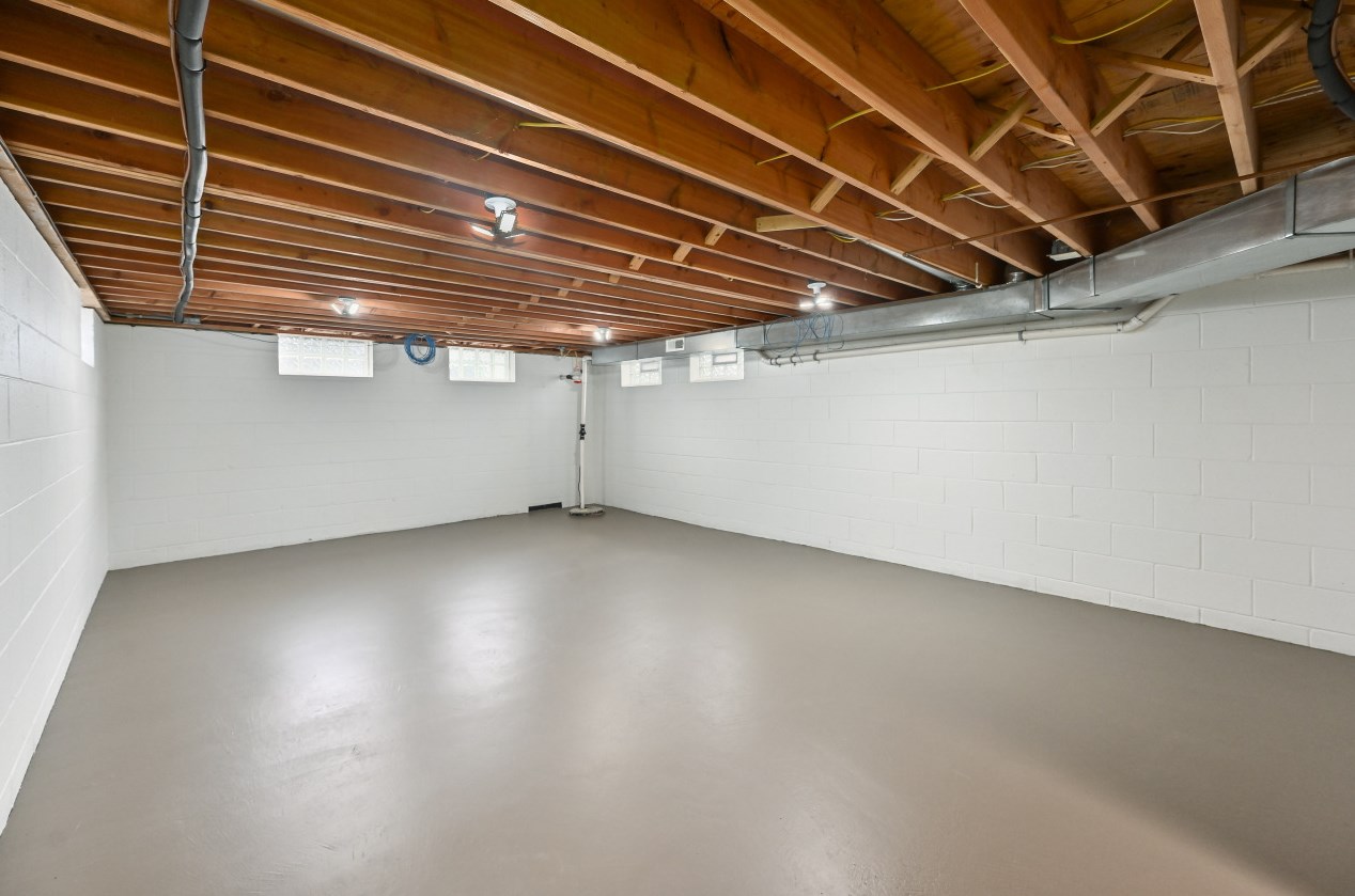 4762 Elkhart Ave, Milwaukee WI 53211-1001 exterior