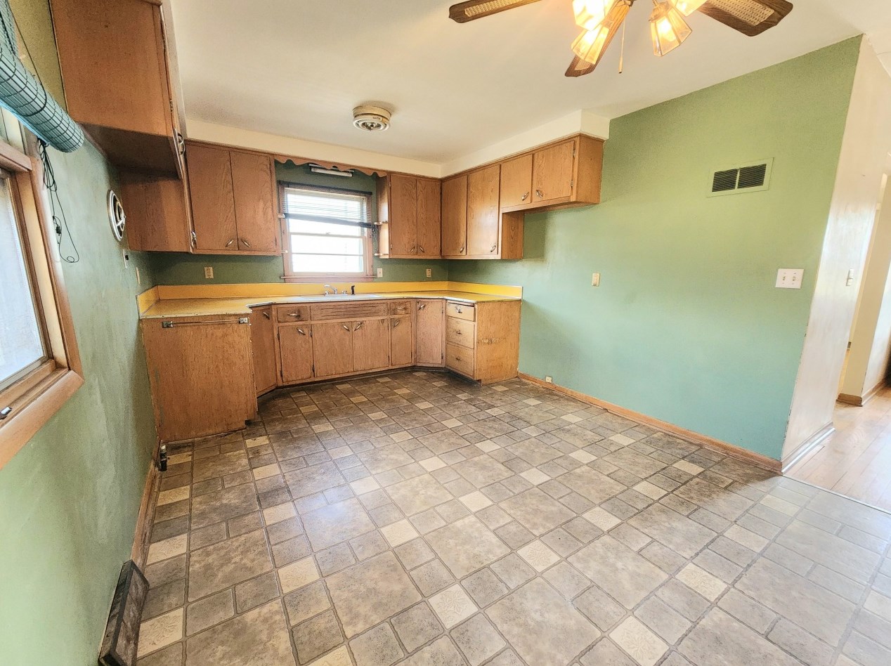 2306 Main Ave, Sheboygan WI  53083-3852 exterior