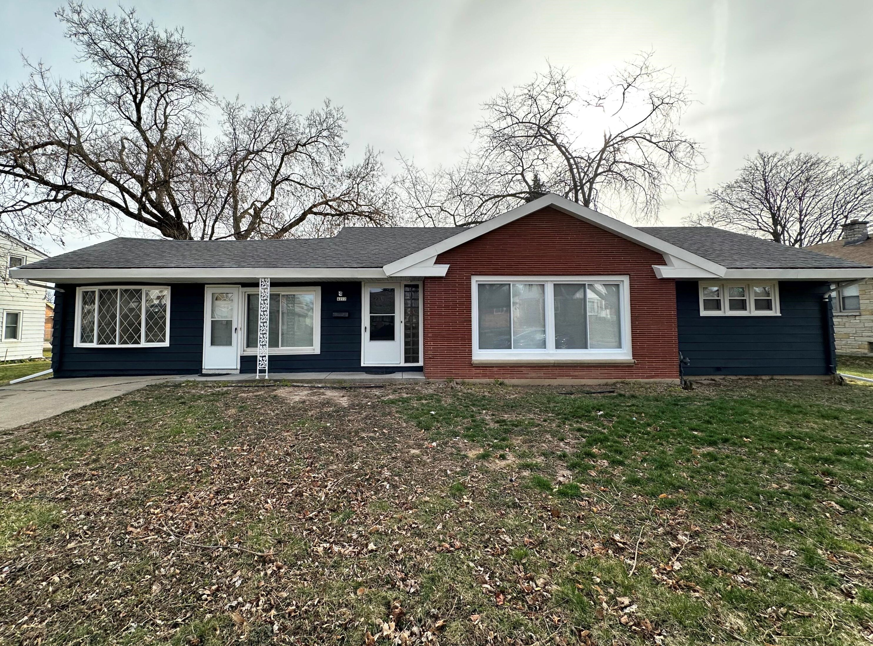 4212 61st St, Milwaukee, WI 53220-3003