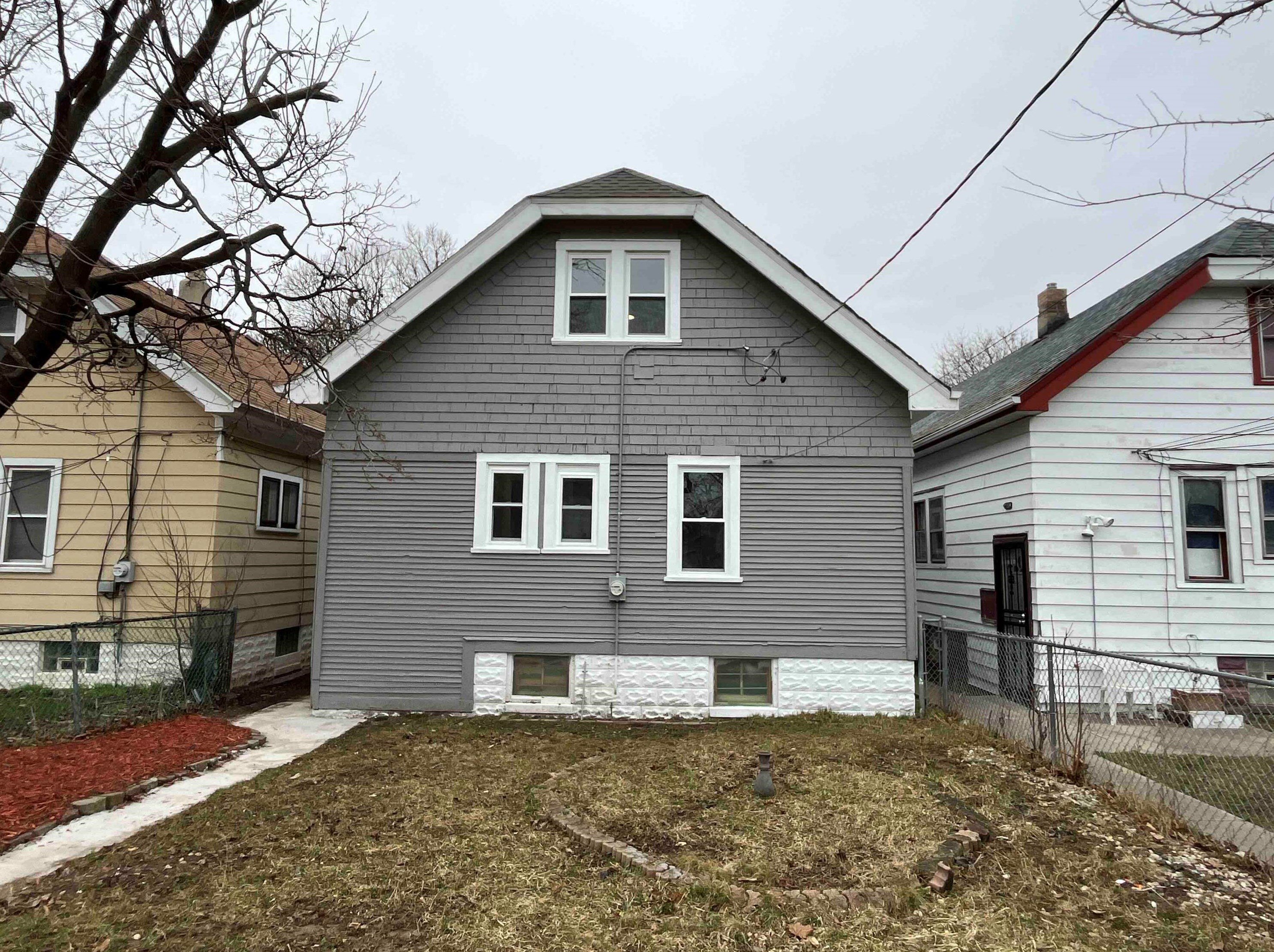 4062 18th St, Milwaukee, WI 53209-6802