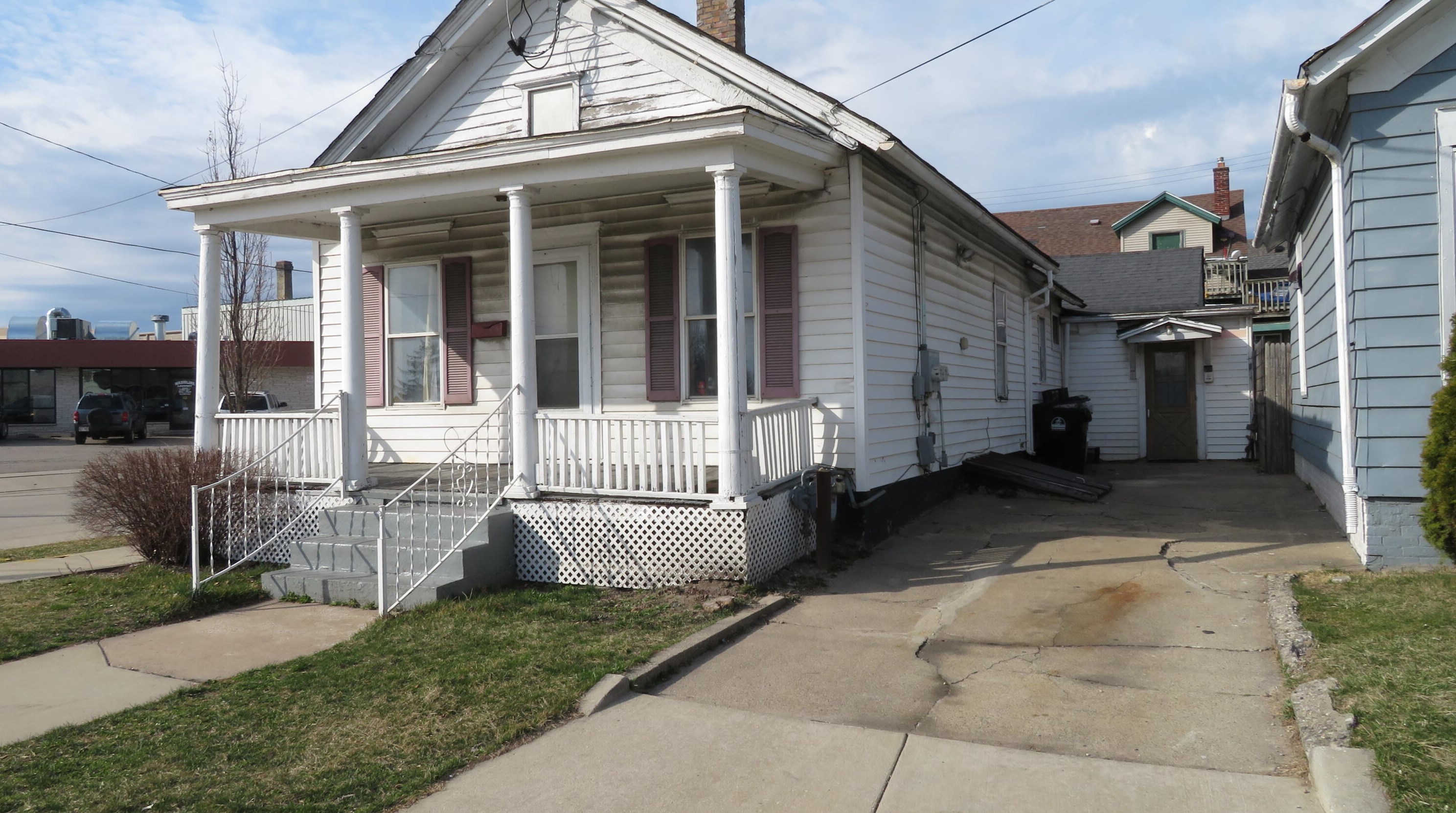 1628 West St, Racine, WI 53404-3020