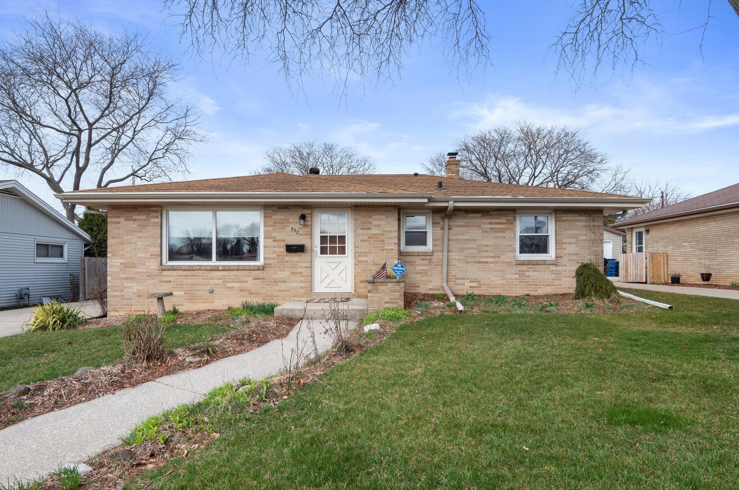 932 Ohio St, Racine WI  53405-2208 exterior