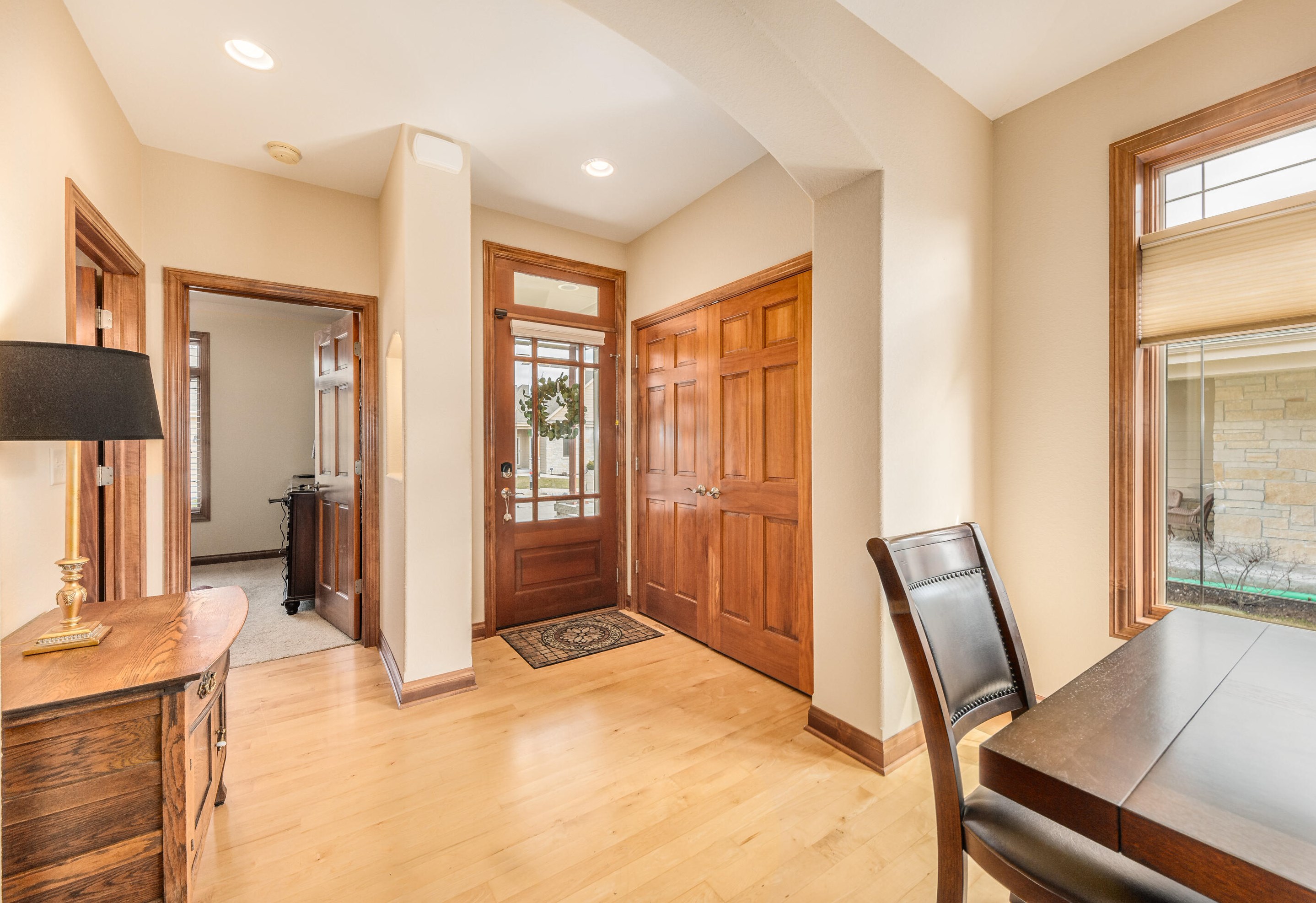 543 Garden Prairie Dr, Waukesha, WI 53186-6830