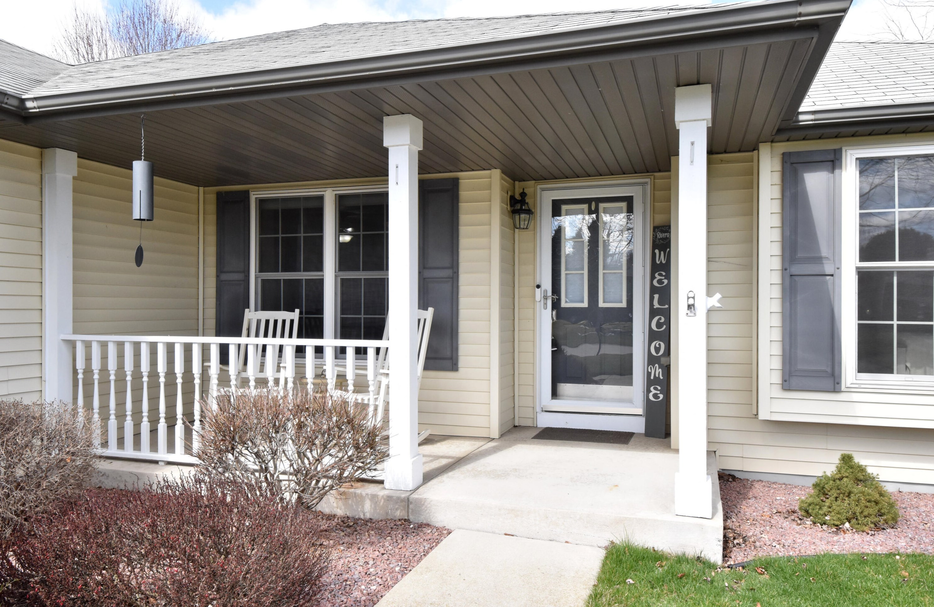 1224 Riva Rdg, Racine WI  53402-1711 exterior