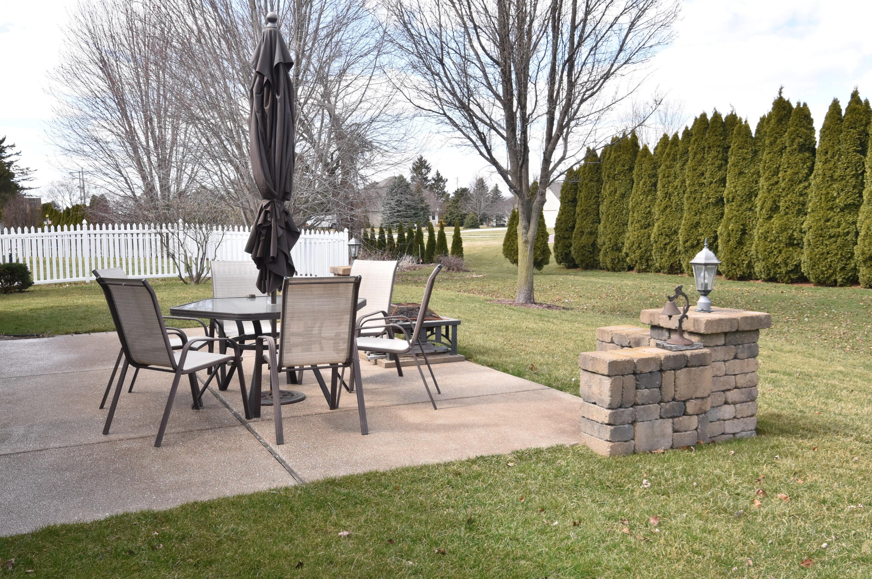 1224 Riva Rdg, Racine WI  53402-1711 exterior
