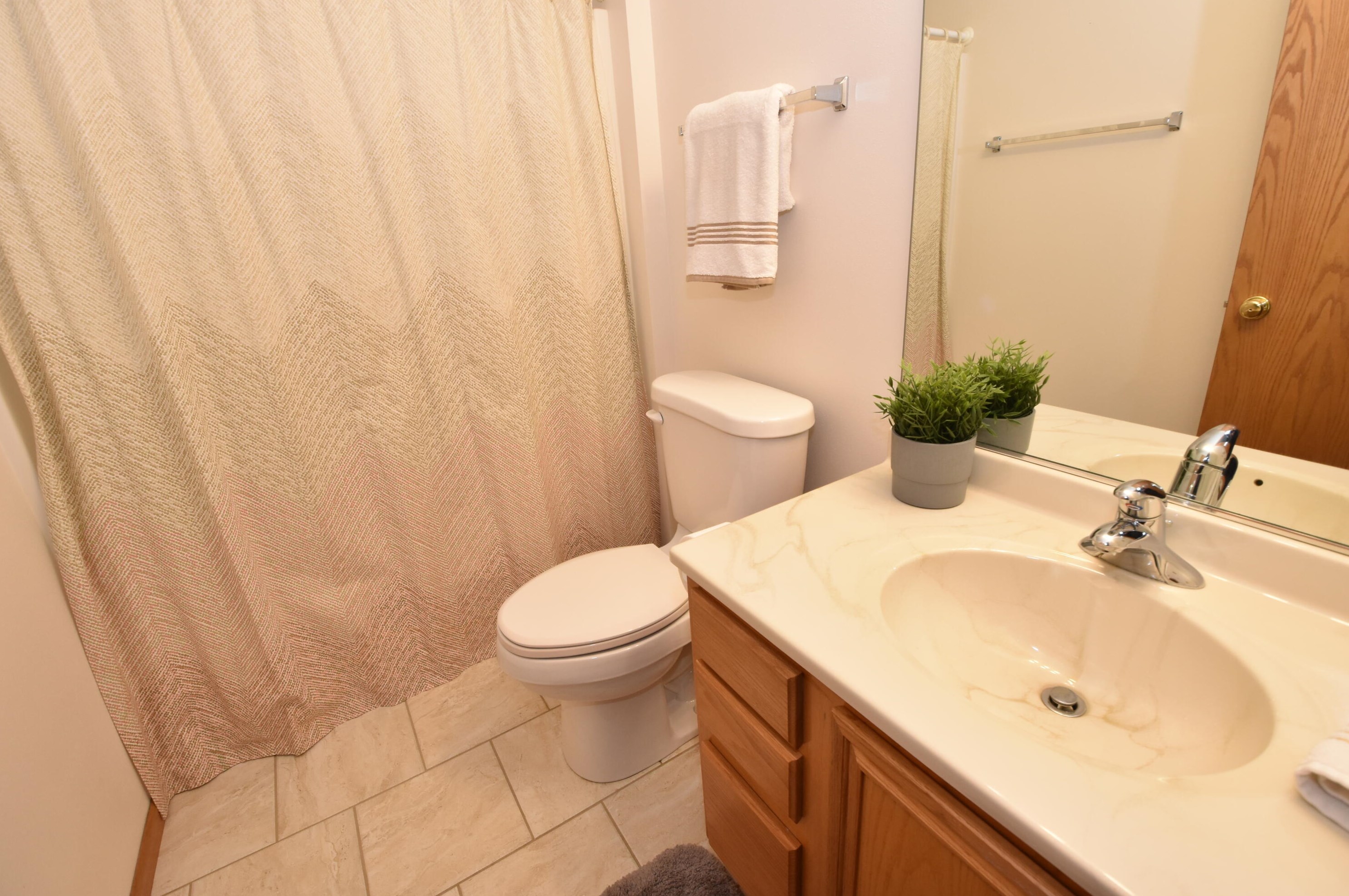 1224 Riva Rdg, Racine WI  53402-1711 exterior