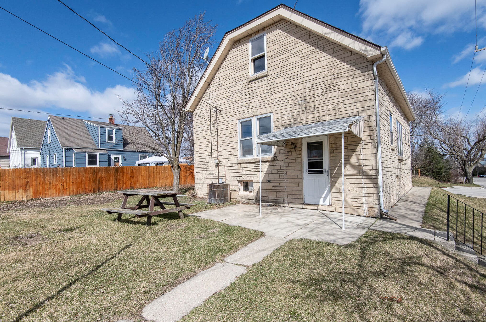 401 Montana Ave, South Milwaukee, WI 53172