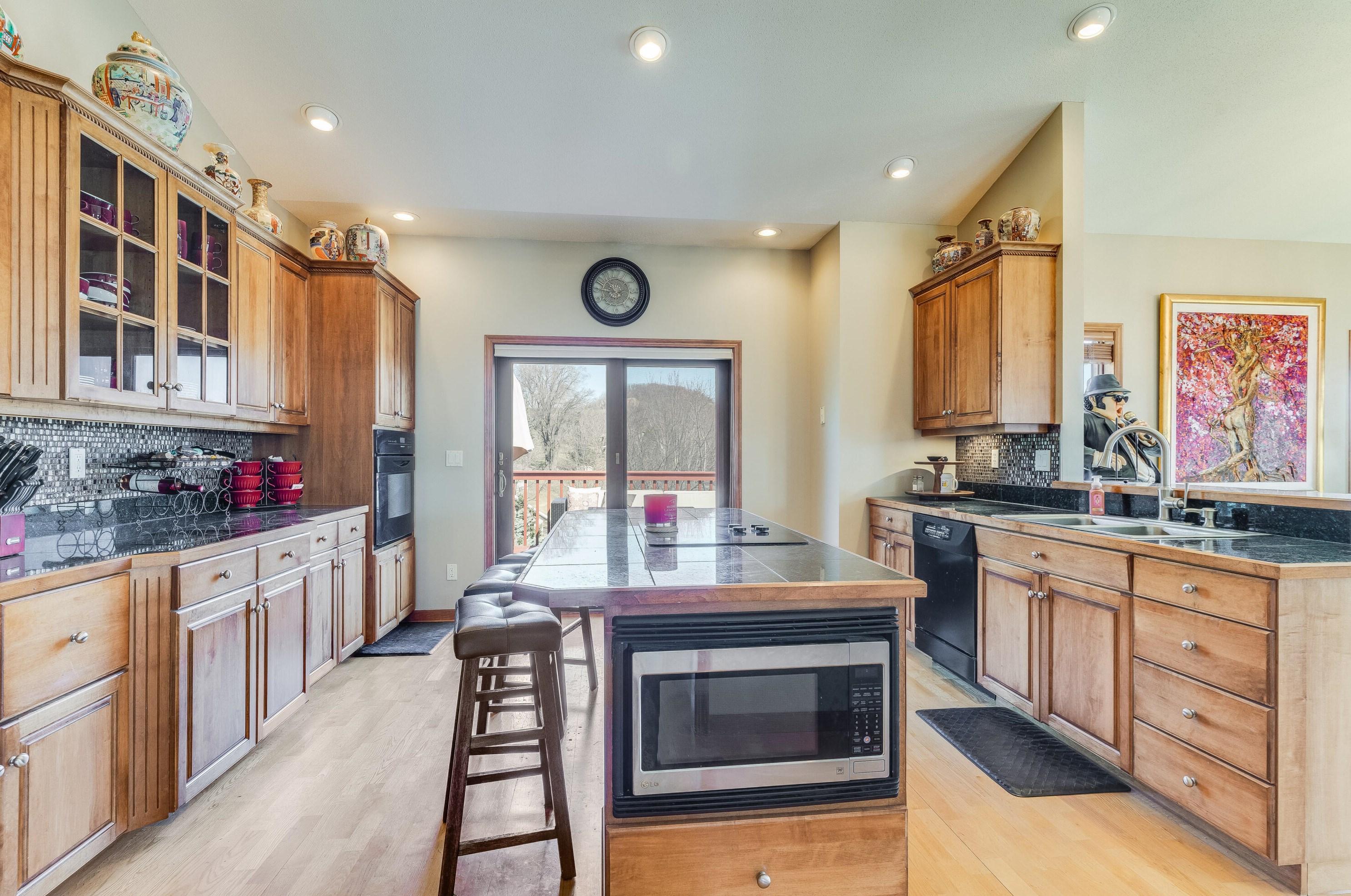 402 Hill St, La Crescent, MN 55947-1050