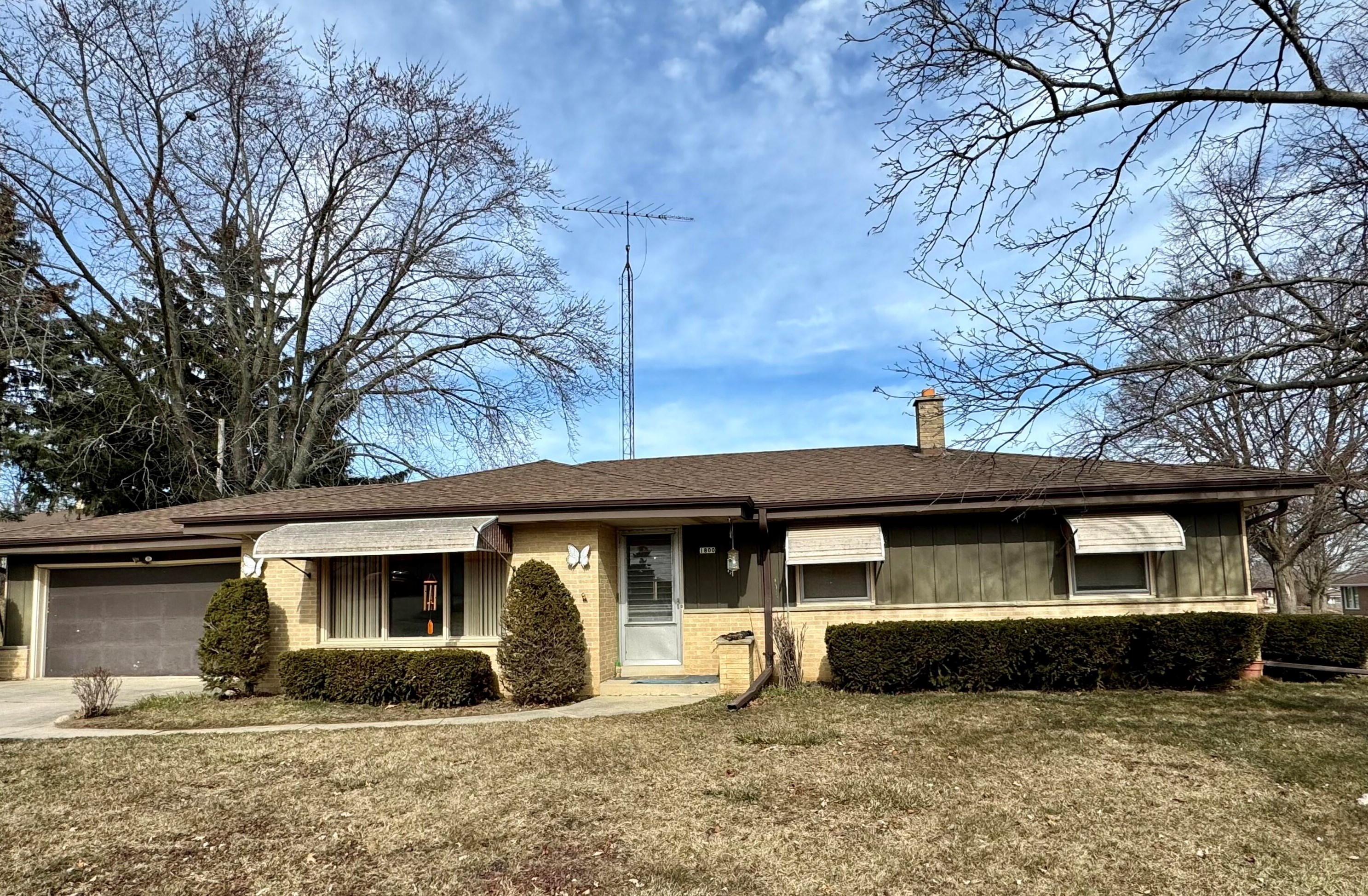 1800 Maple St, South Milwaukee, WI 53172