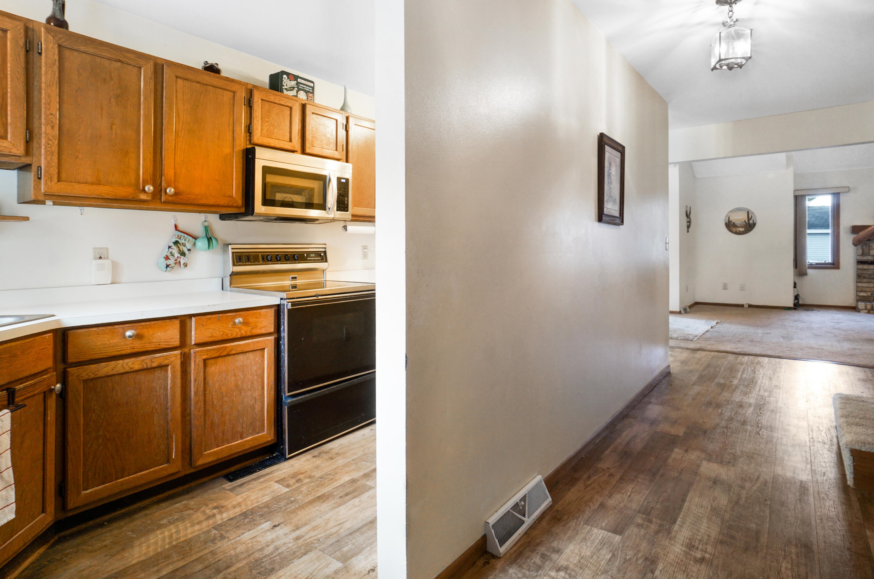 2414 Willowood Dr, Waukesha, WI 53188-1755