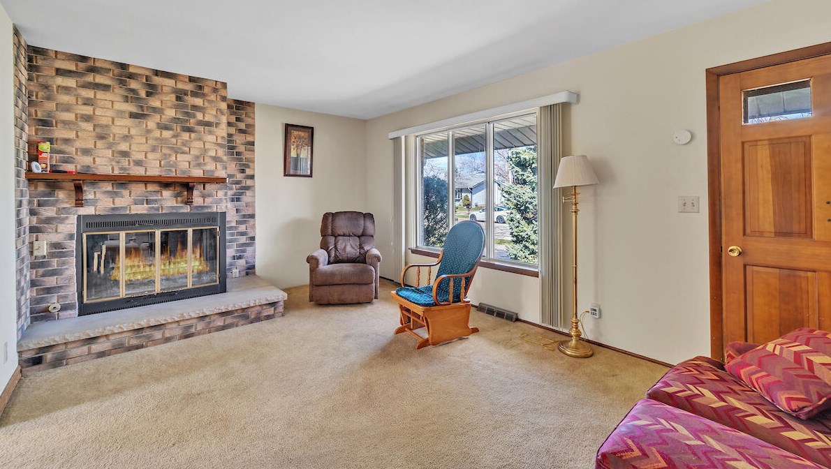 5409 68th St, Kenosha, WI 53142-1516