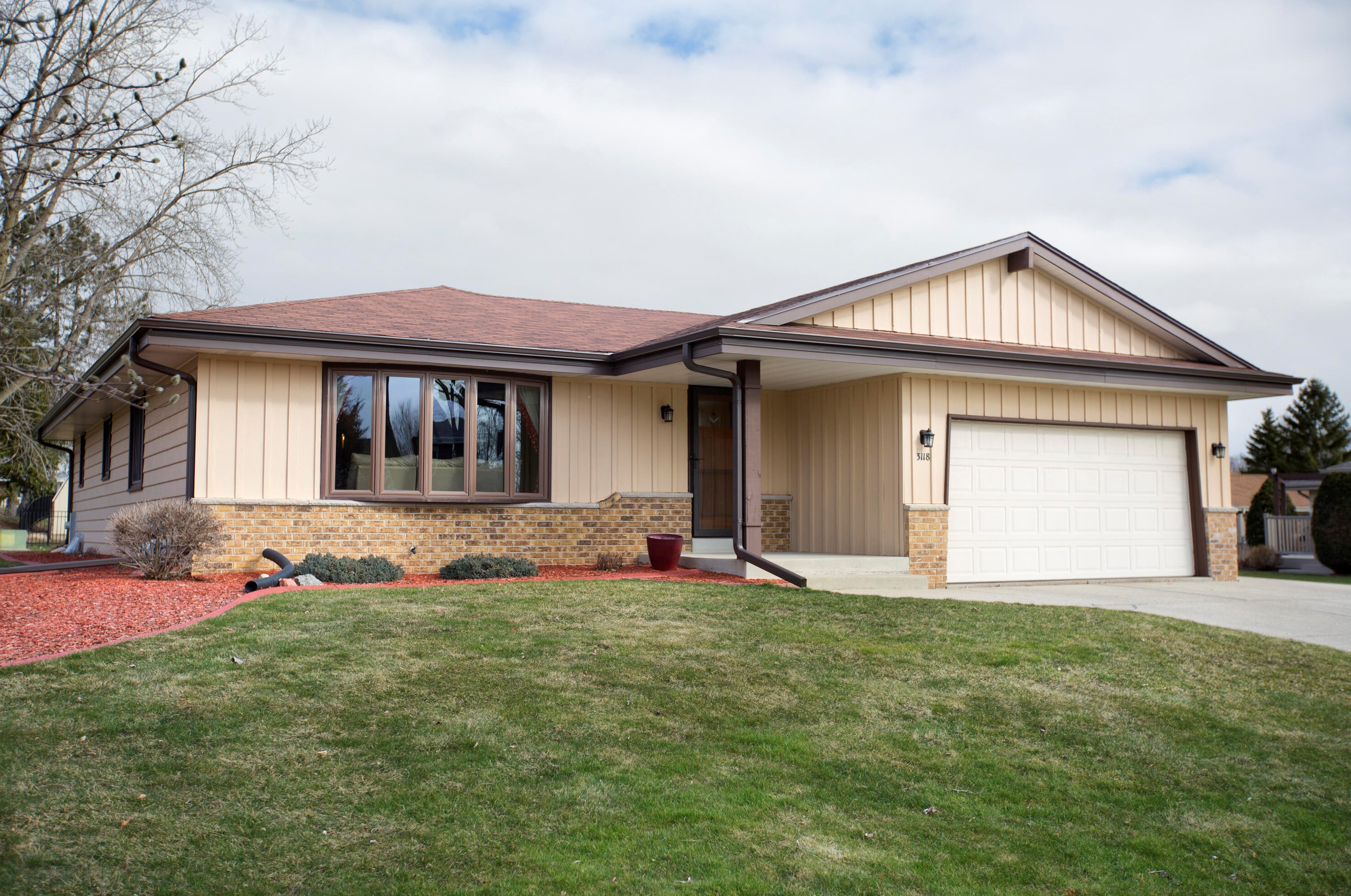 3118 Thorncrest Dr, Hales Corners, WI 53132-9114