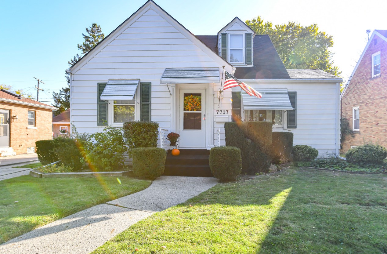 7717 29th Ave, Kenosha, WI 53143