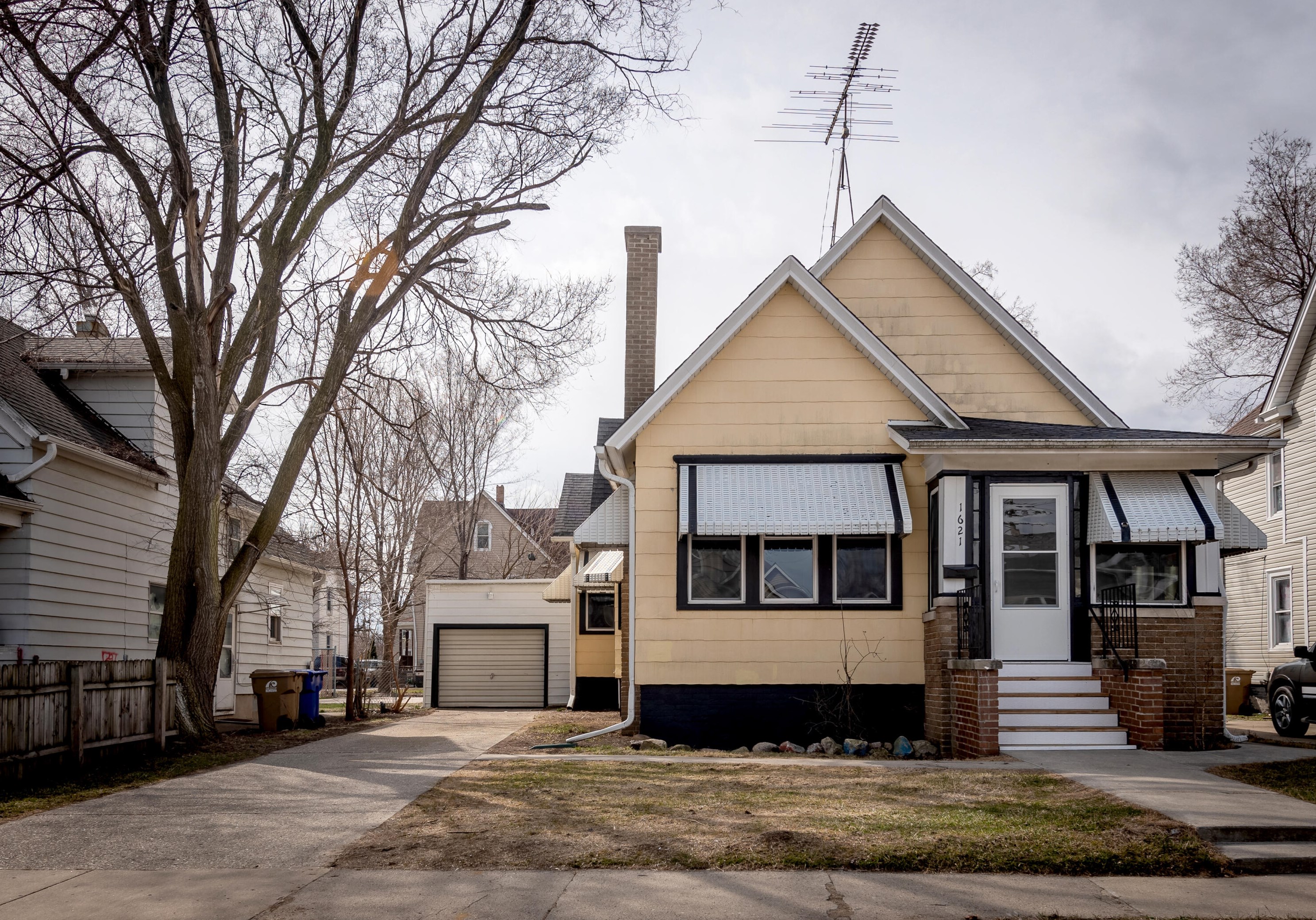 1621 61st St, Kenosha, WI 53143
