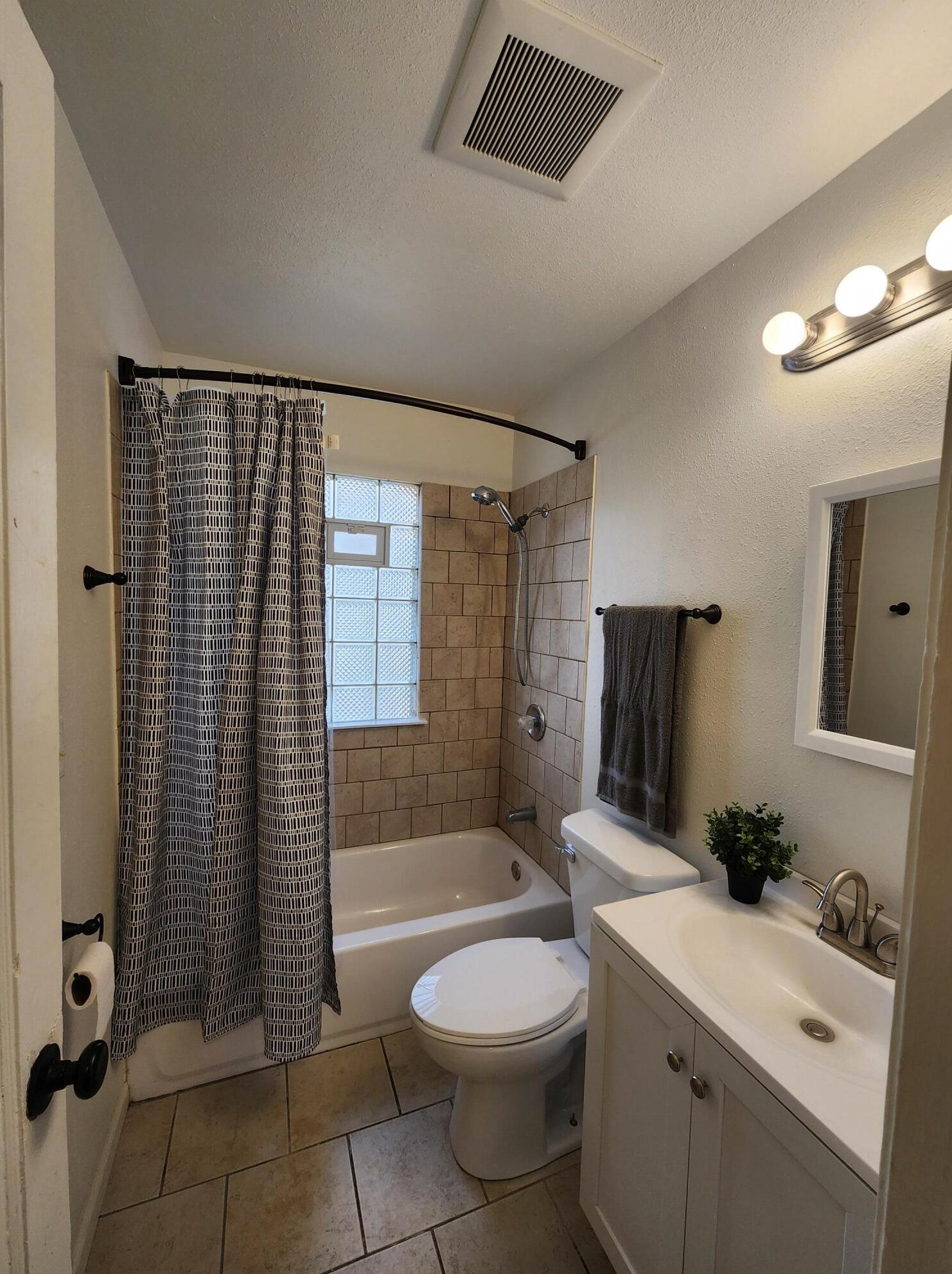 2321 60th St, Milwaukee WI  53219-2129 exterior