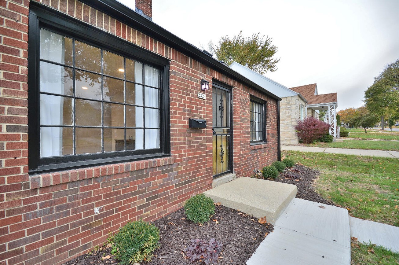 2321 60th St, Milwaukee WI  53219-2129 exterior