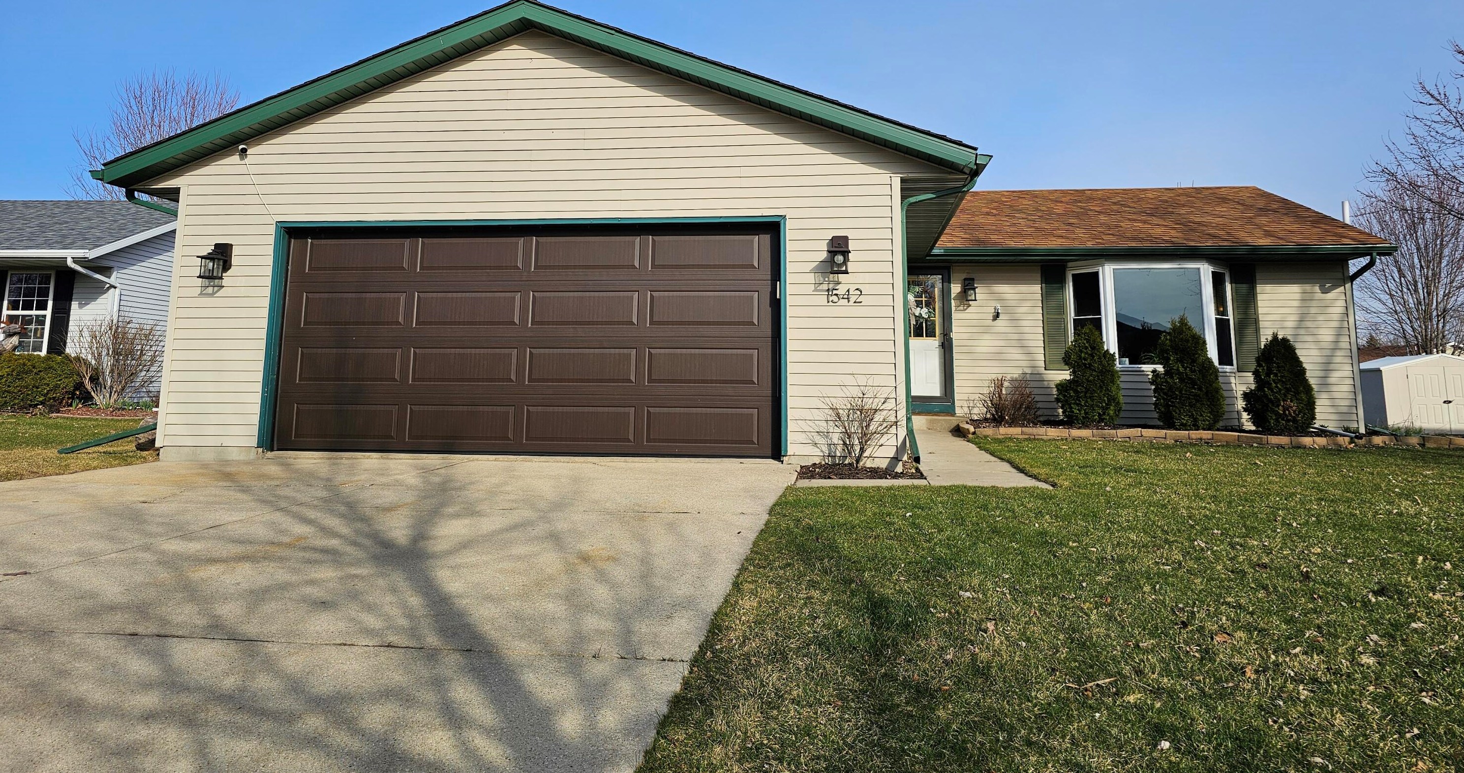 1542 Foxtail Dr, Hartford, WI 53027-2745