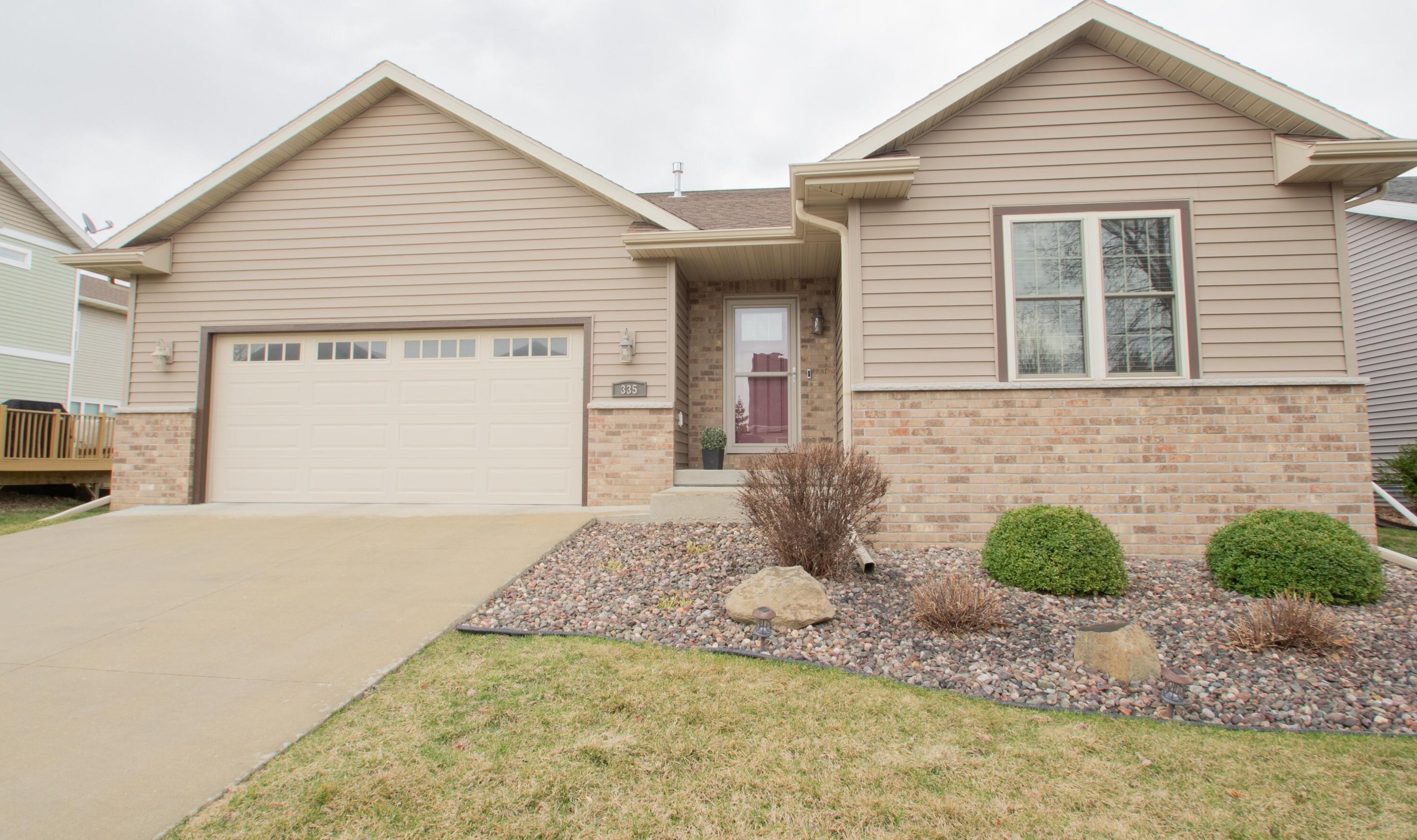 335 Goldenrod Dr, Sun Prairie, WI 53590-4663