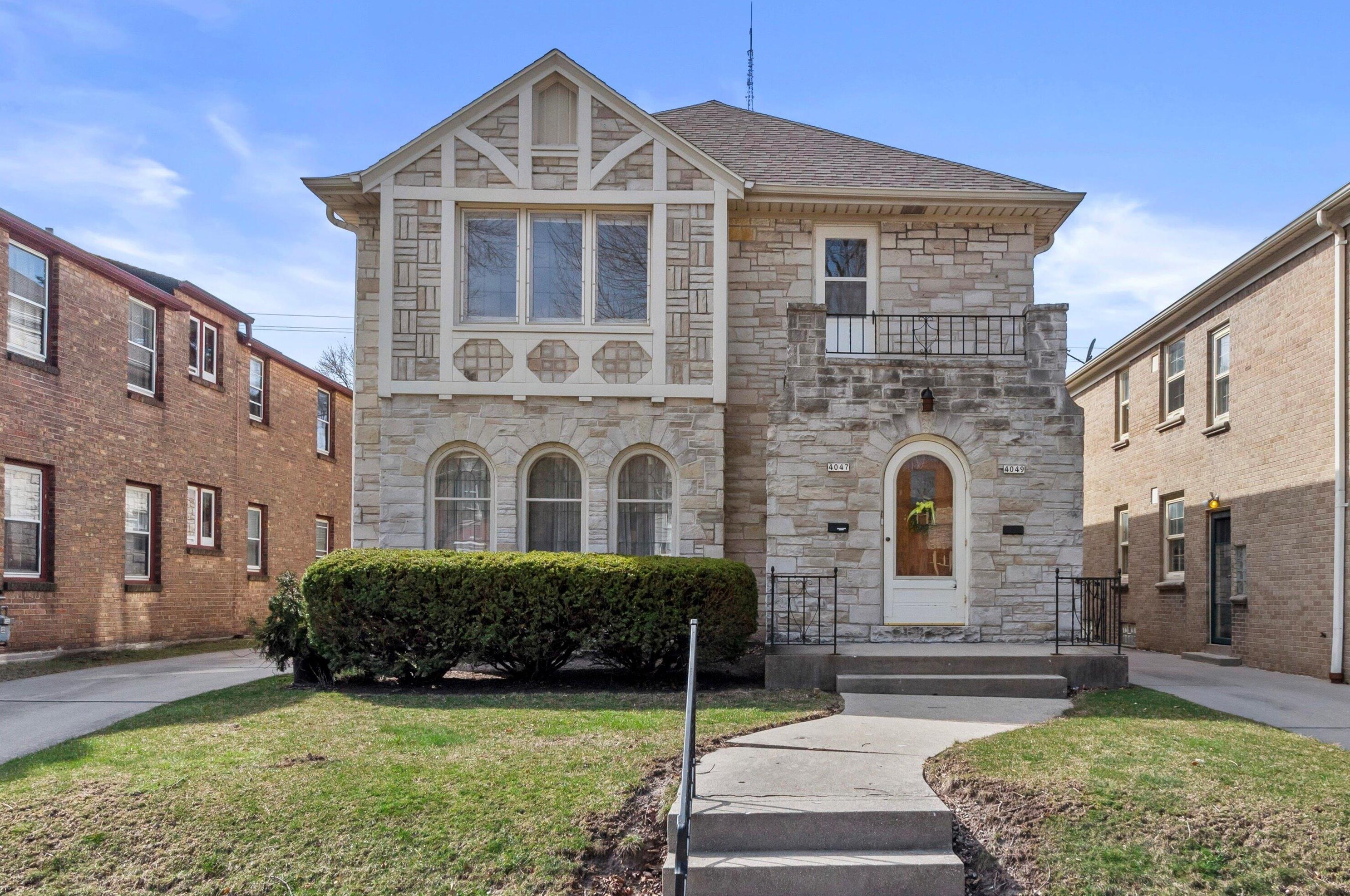 4047 Newhall St, Milwaukee WI  53211-1939 exterior