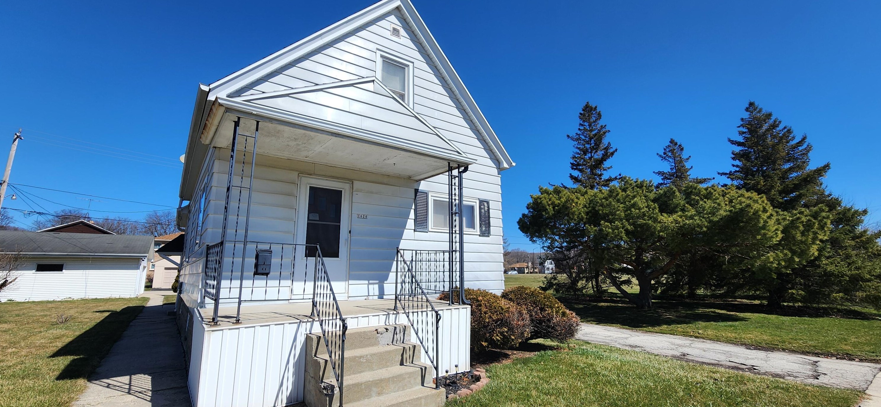 1620 Missouri Ave, South Milwaukee, WI 53172