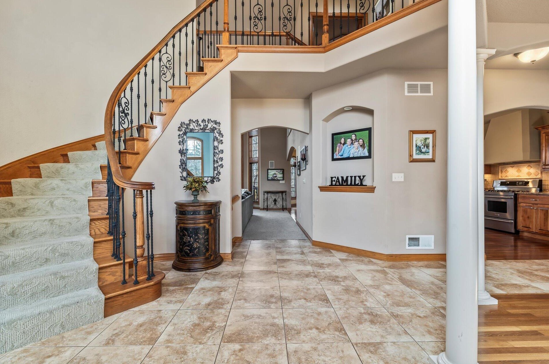 4672 W Alanna Ct, Hales Corners, WI 53132