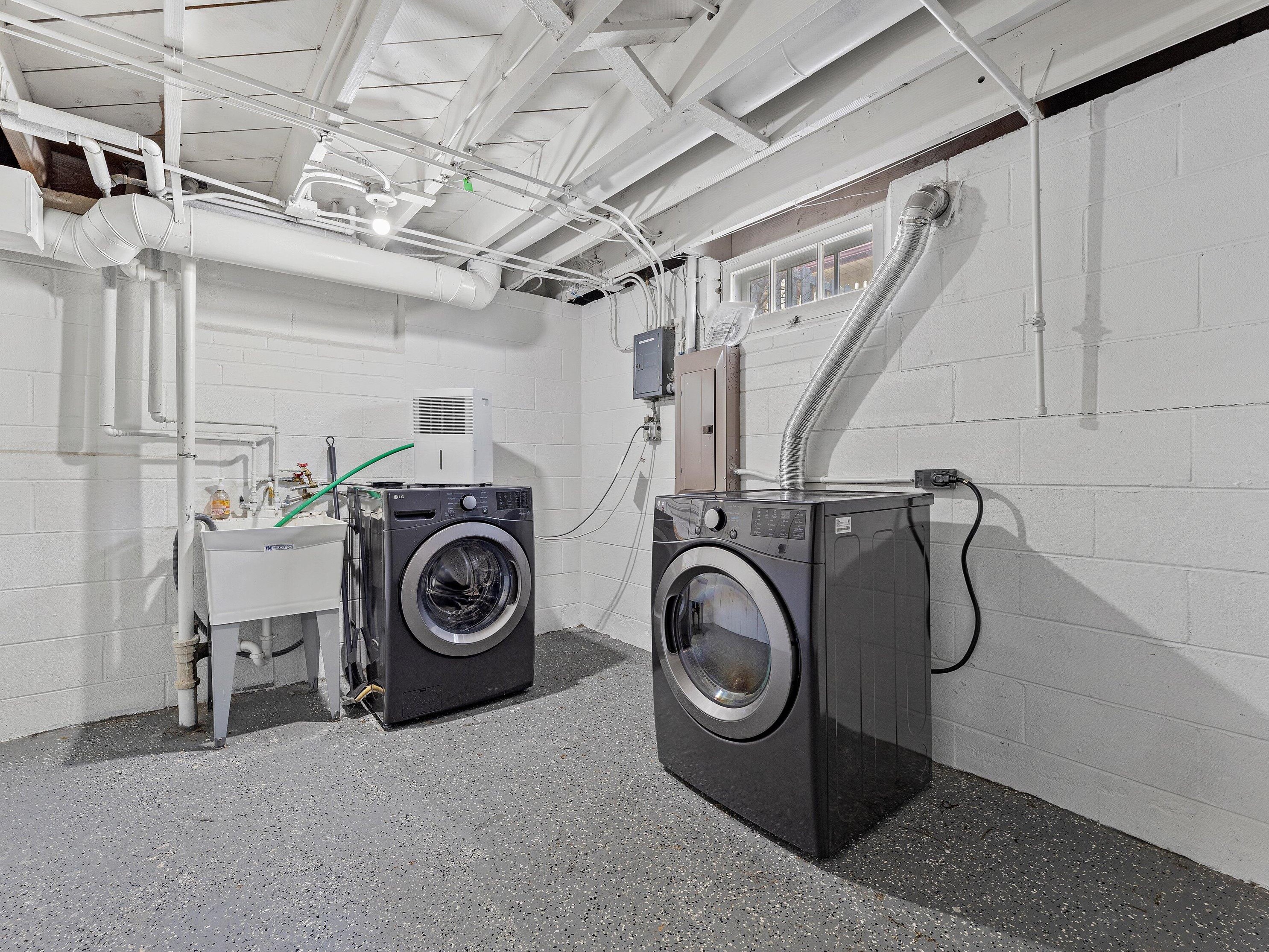 7152 Nash St, Milwaukee WI  53216-1939 exterior