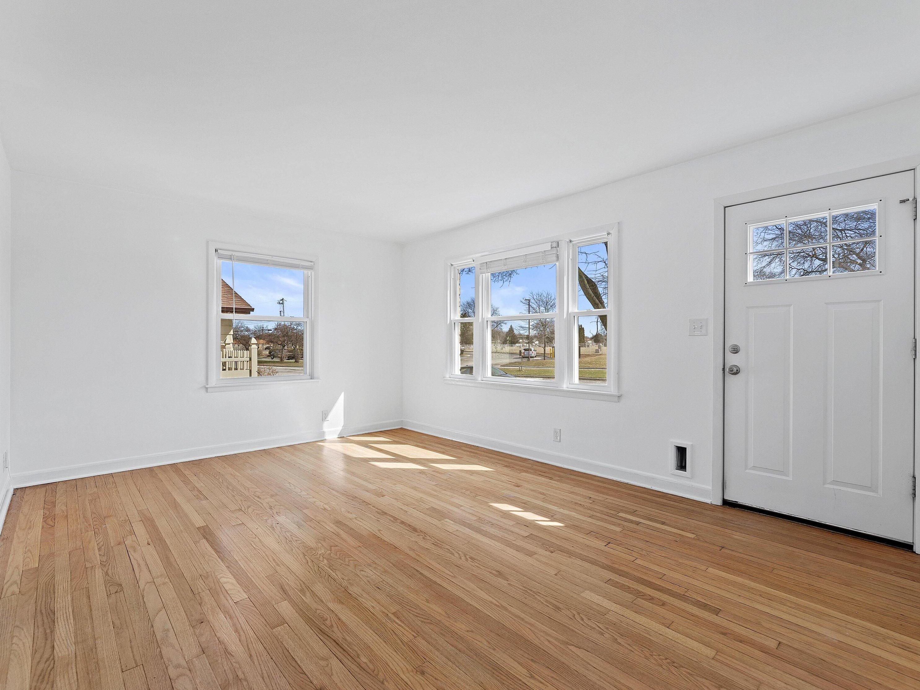 7152 Nash St, Milwaukee WI  53216-1939 exterior