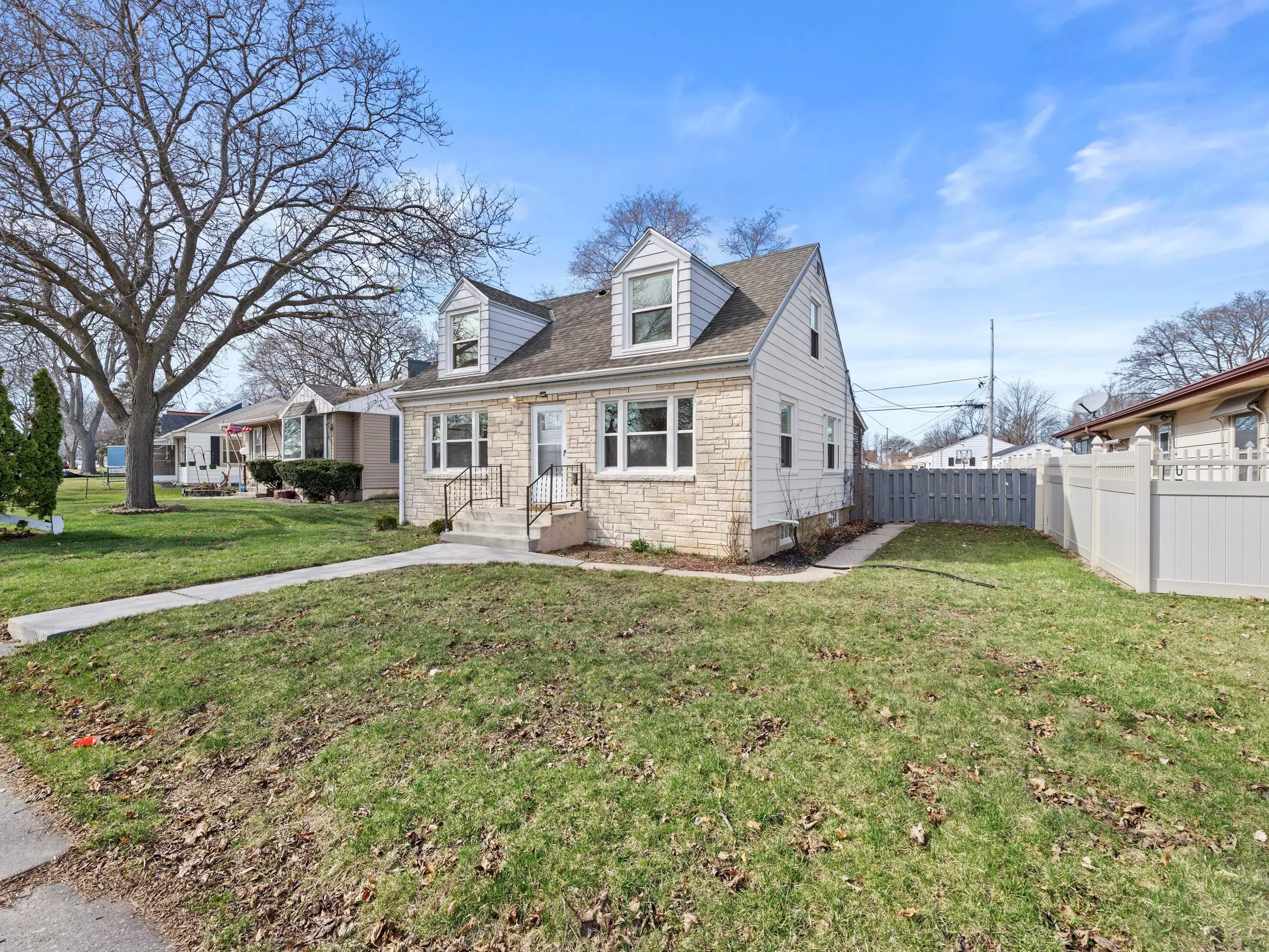 7152 Nash St, Milwaukee WI  53216-1939 exterior