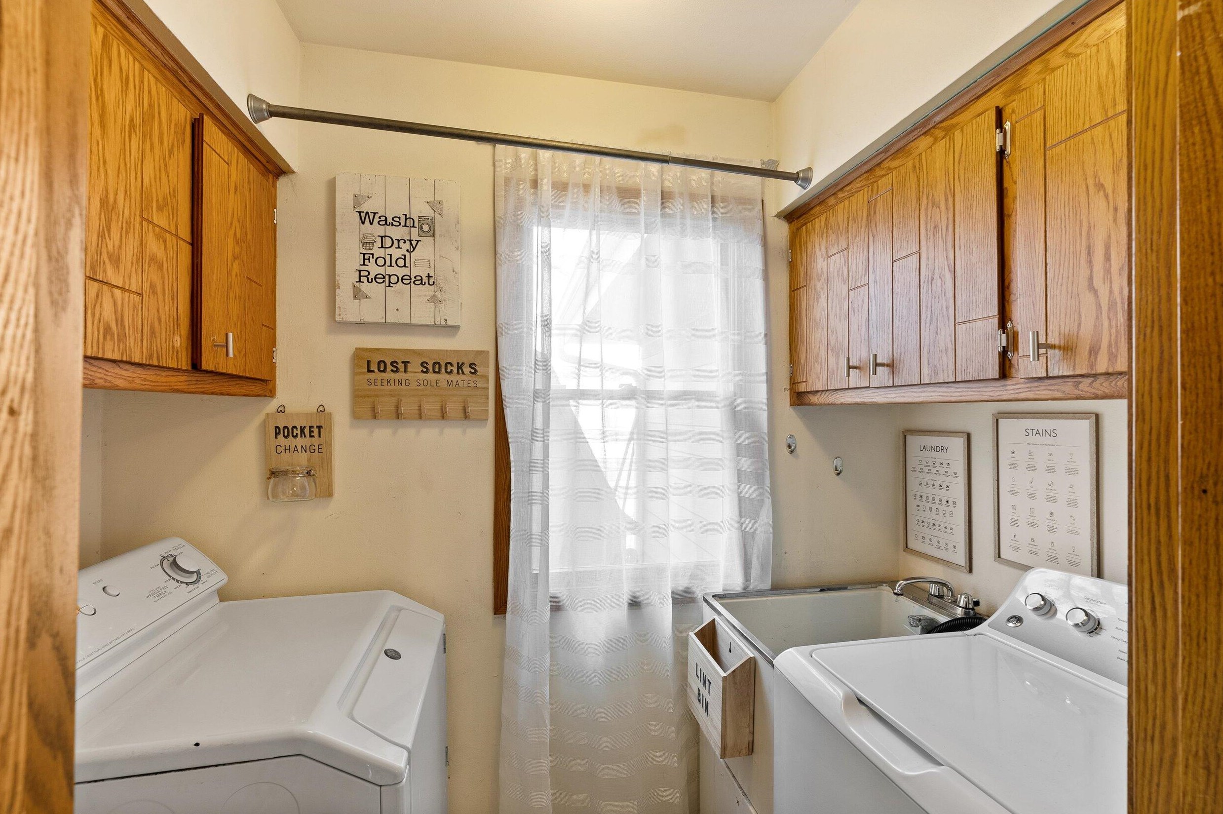 1636 Fairfield Ct, Milwaukee WI  53209-3433 exterior