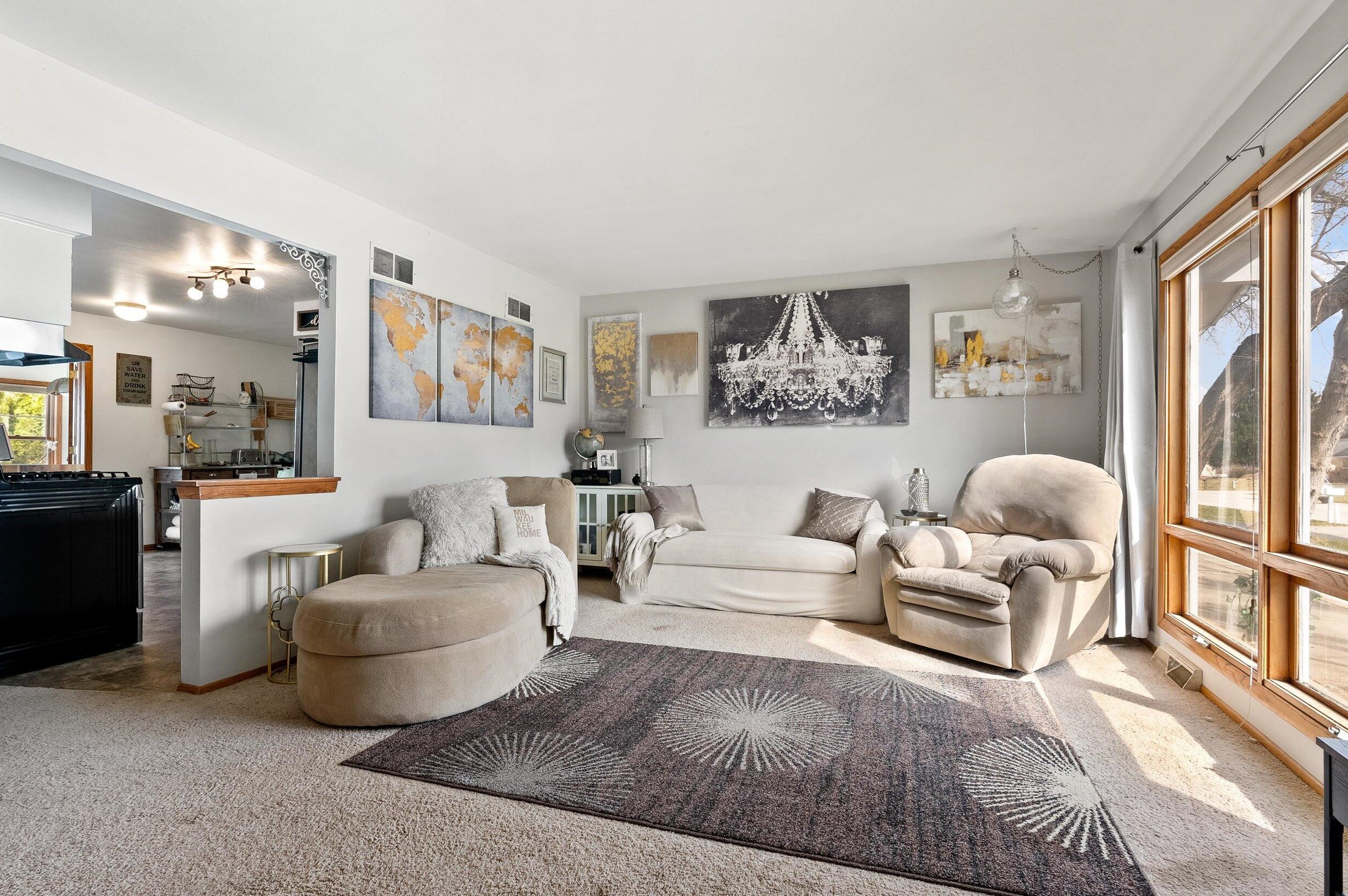 1636 Fairfield Ct, Milwaukee WI  53209-3433 exterior