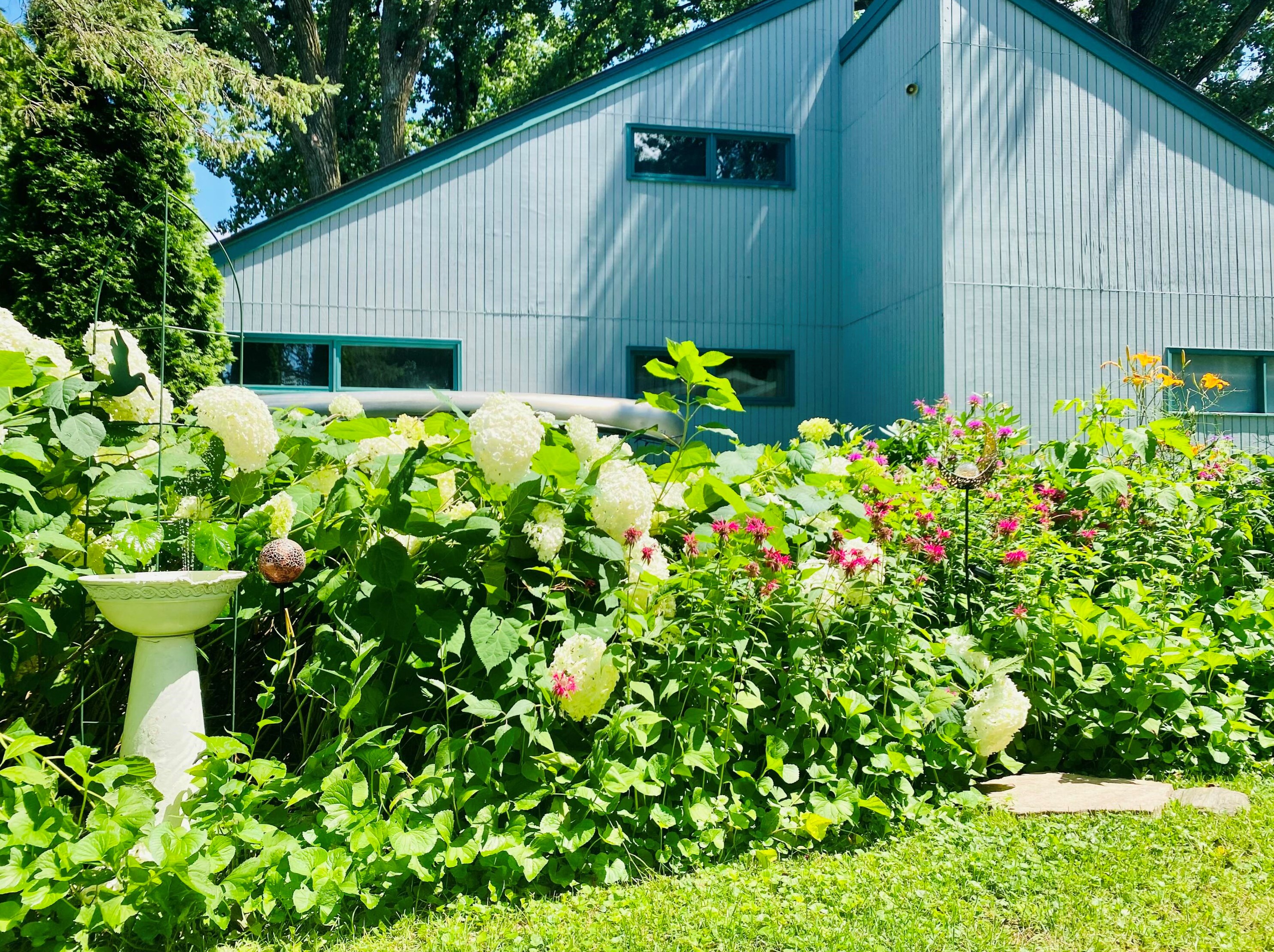 1636 Fairfield Ct, Milwaukee WI  53209-3433 exterior