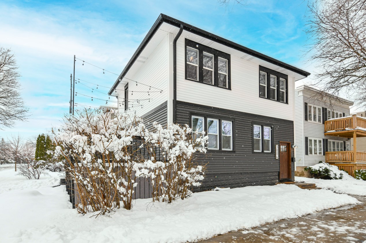 3004 Nevada St, Milwaukee WI  53207-2429 exterior