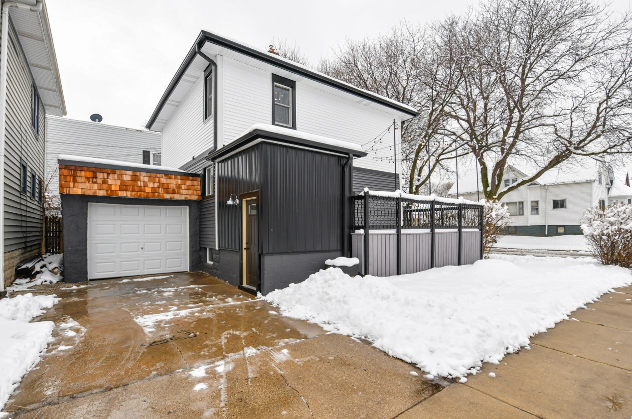 3004 Nevada St, Milwaukee WI  53207-2429 exterior