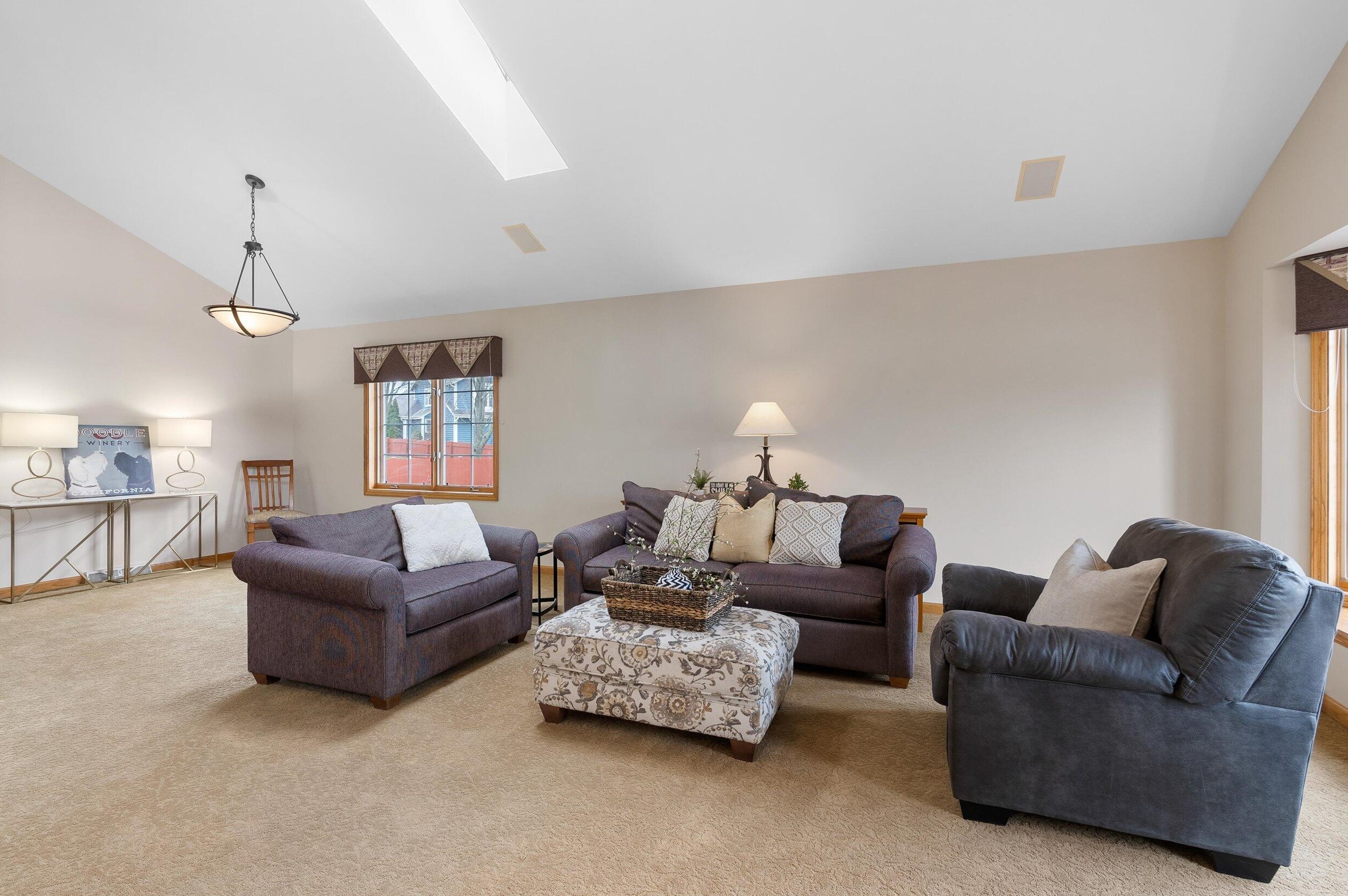 3242 Highpointe Ct, Waukesha, WI 53151-4688