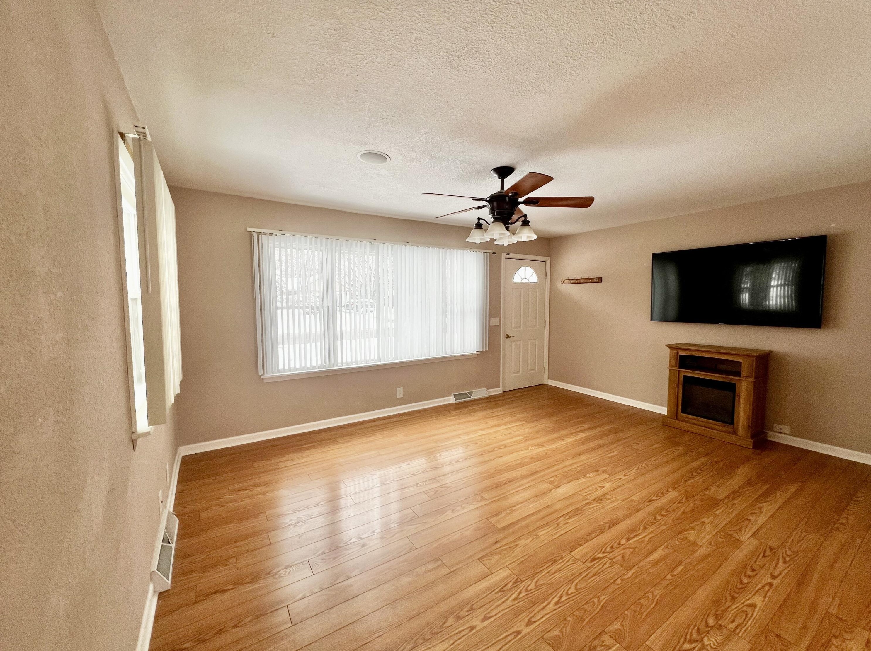 8001 107th Ave, Kenosha, WI 53158-1206