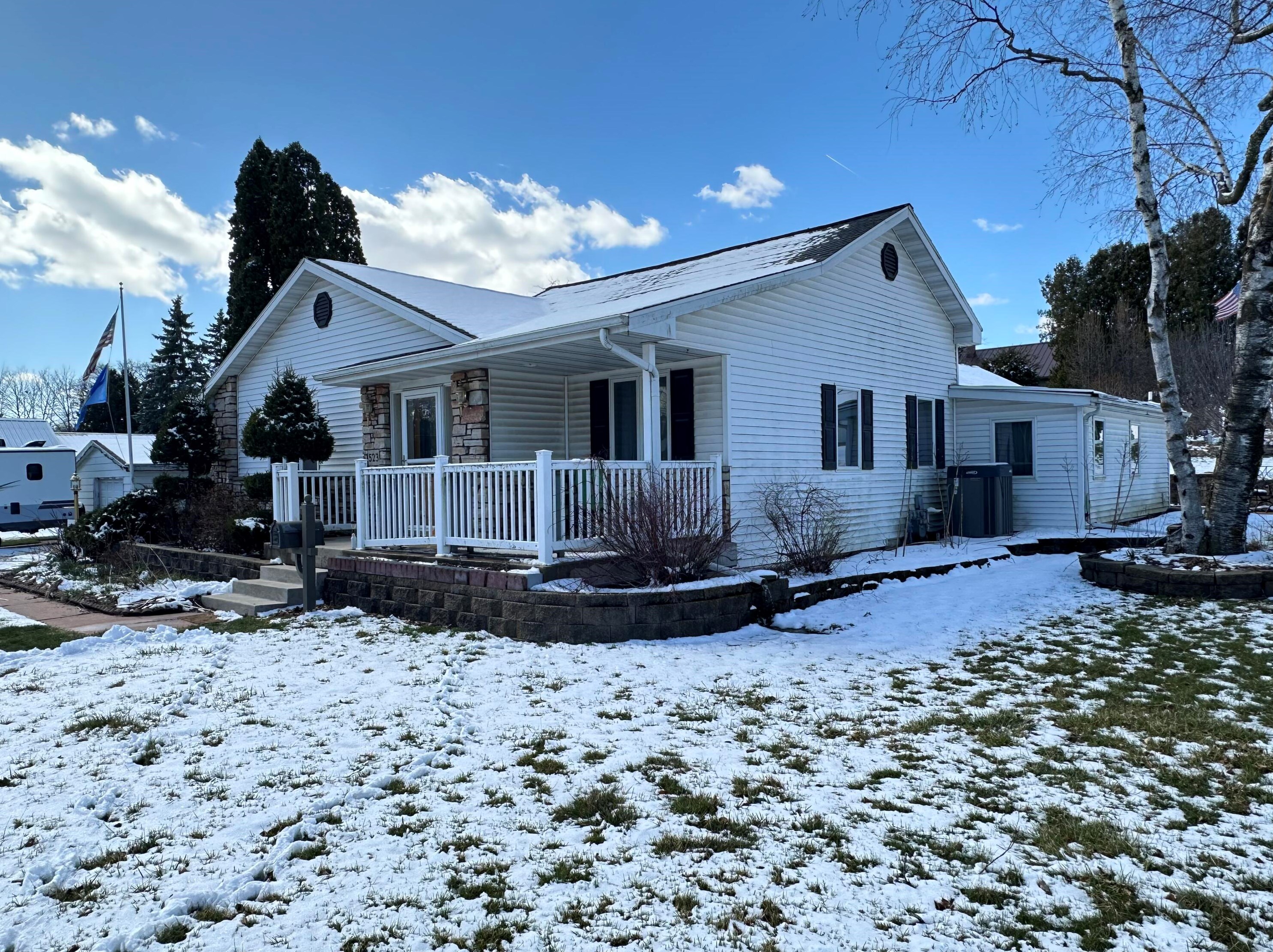 523 N Main St, Mayville, WI 53050