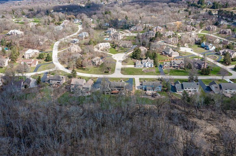 2505 Buckingham Pl, Brookfield, WI 53045-4194