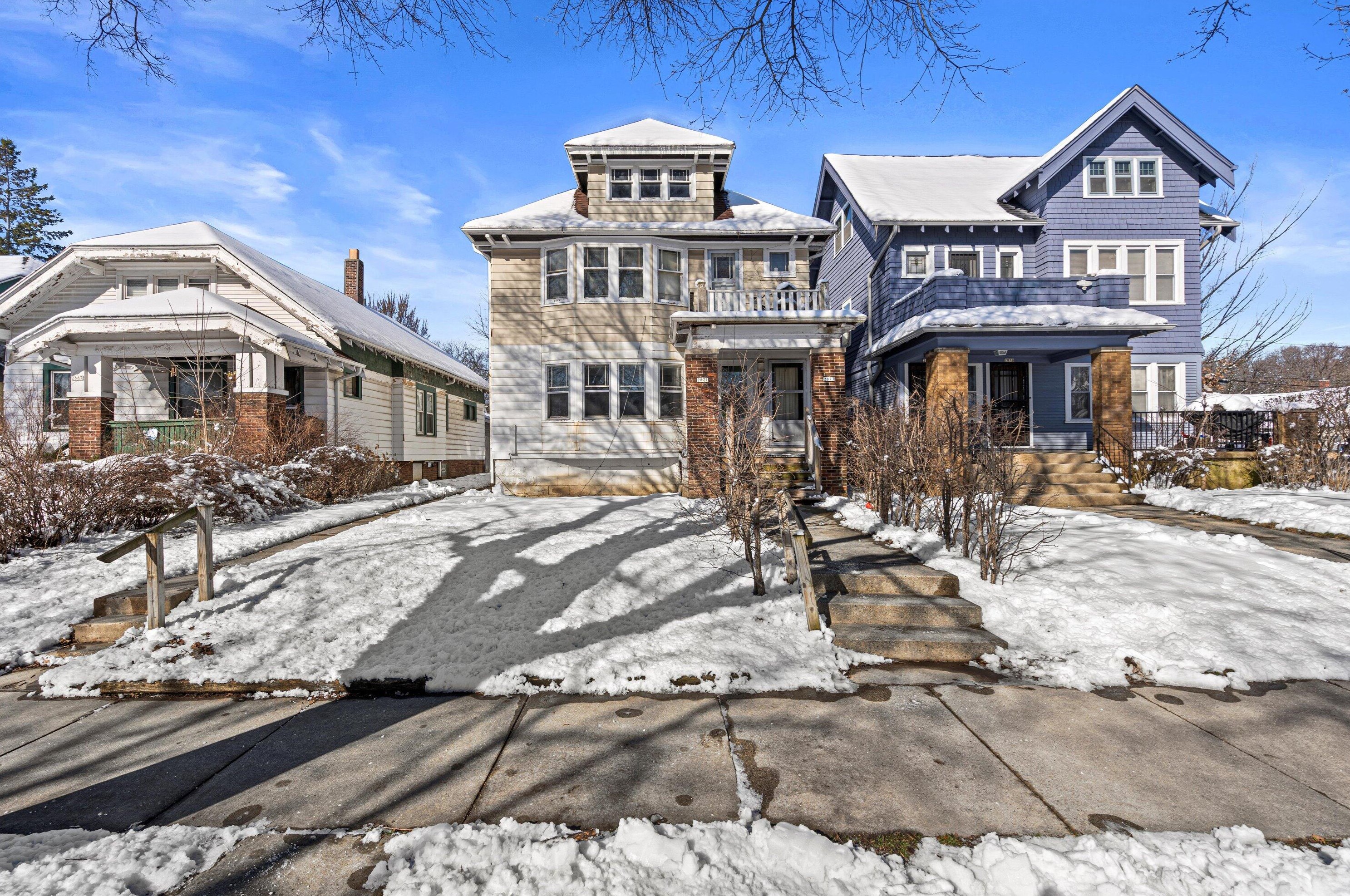 2871 40th St, Milwaukee, WI 53210-1806