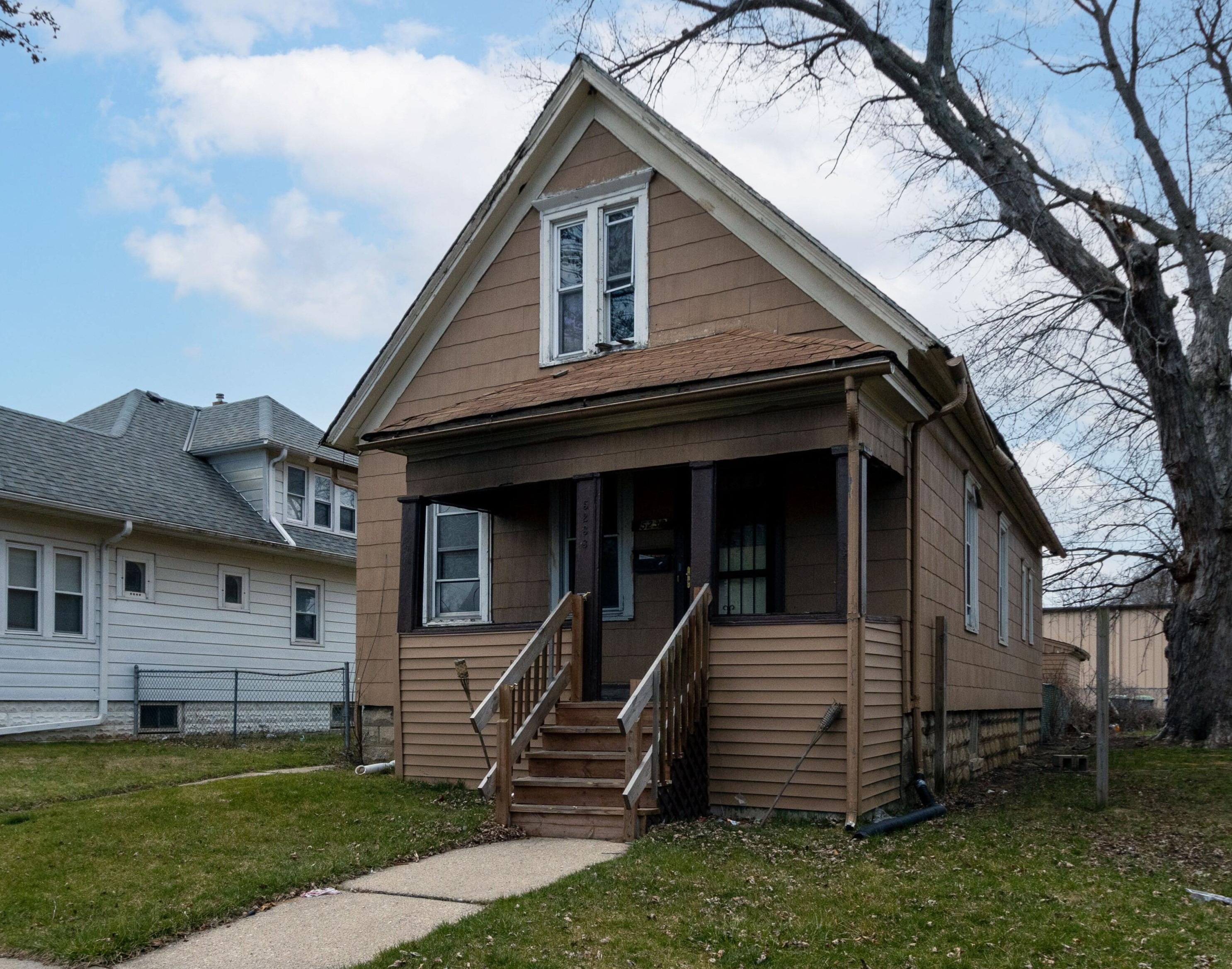 5233 N 38th St, Milwaukee, WI 53209