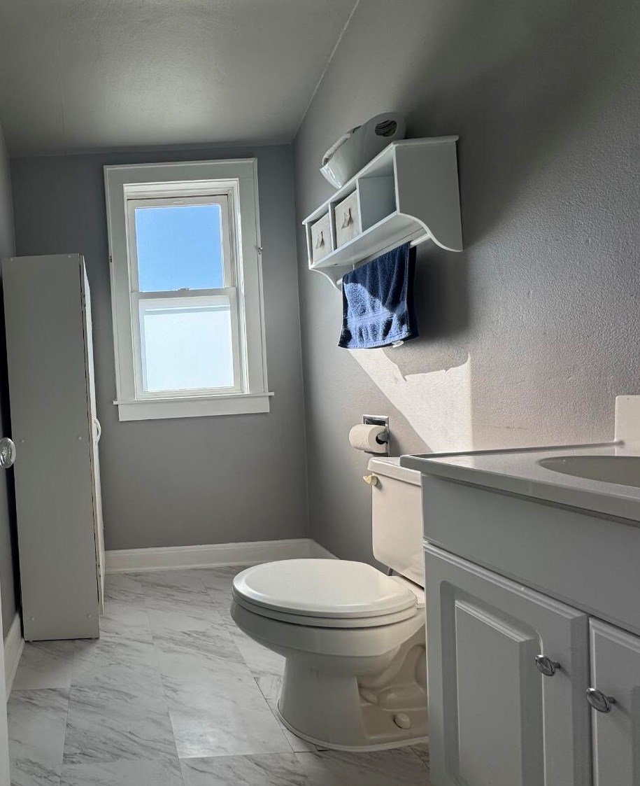 2423 79, Milwaukee WI 53219-1718 exterior