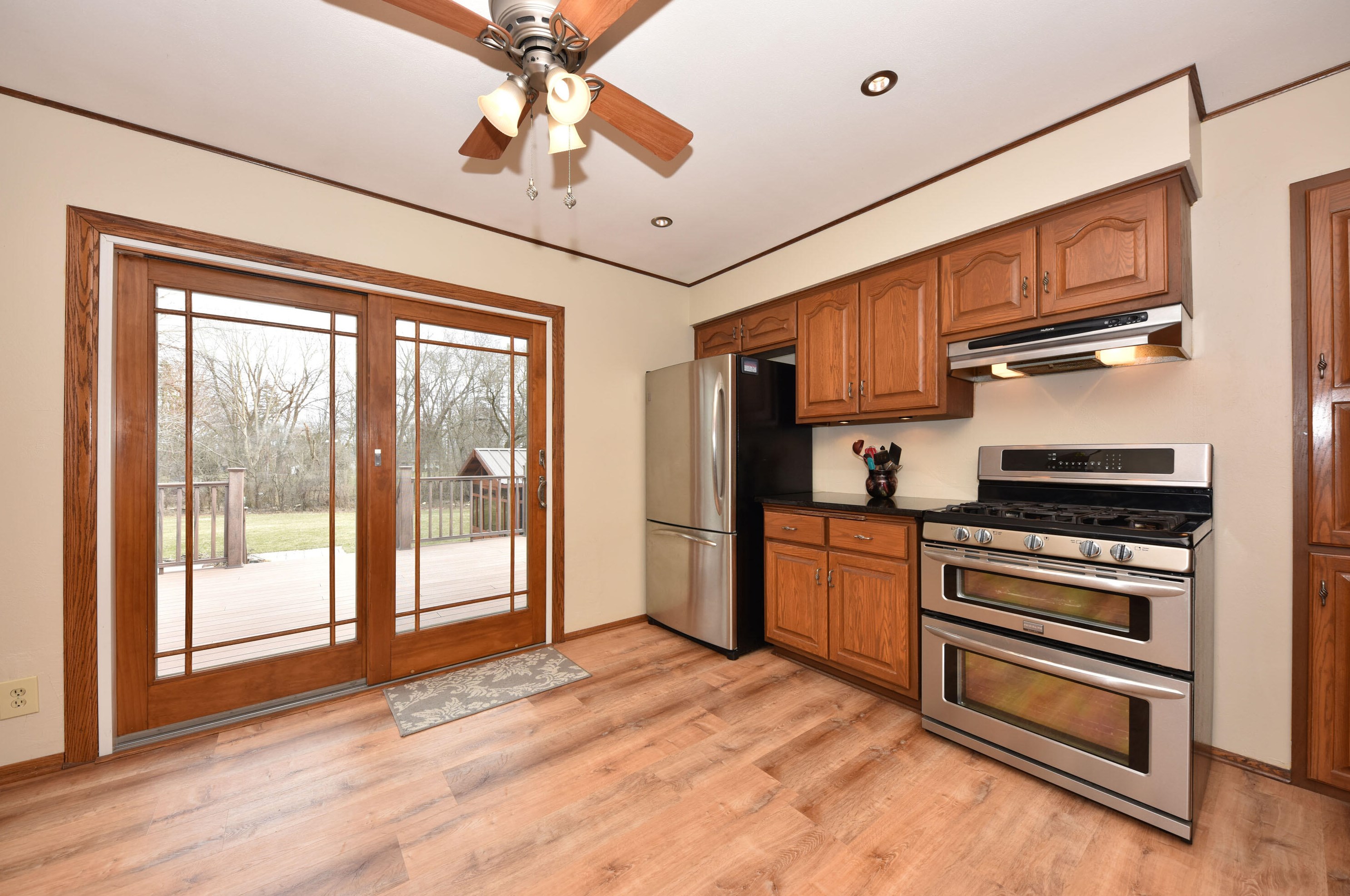 402 Vista View Dr, Cedarburg WI  53012-9178 exterior