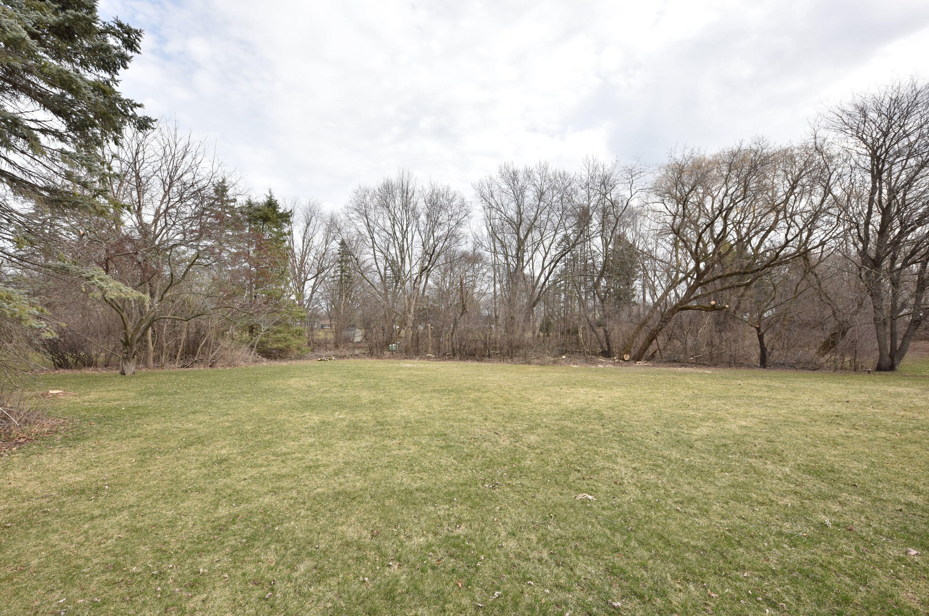 402 Vista View Dr, Cedarburg WI  53012-9178 exterior