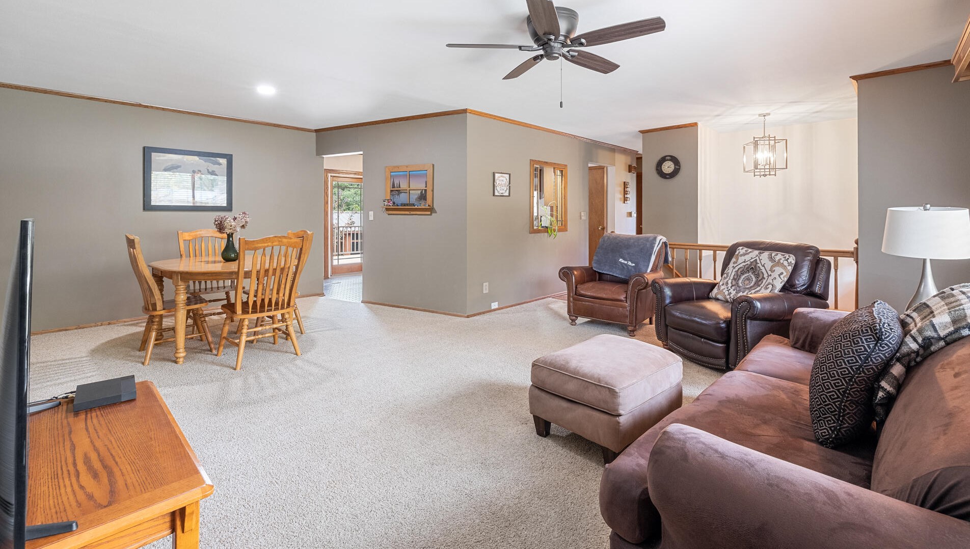 402 Vista View Dr, Cedarburg WI  53012-9178 exterior