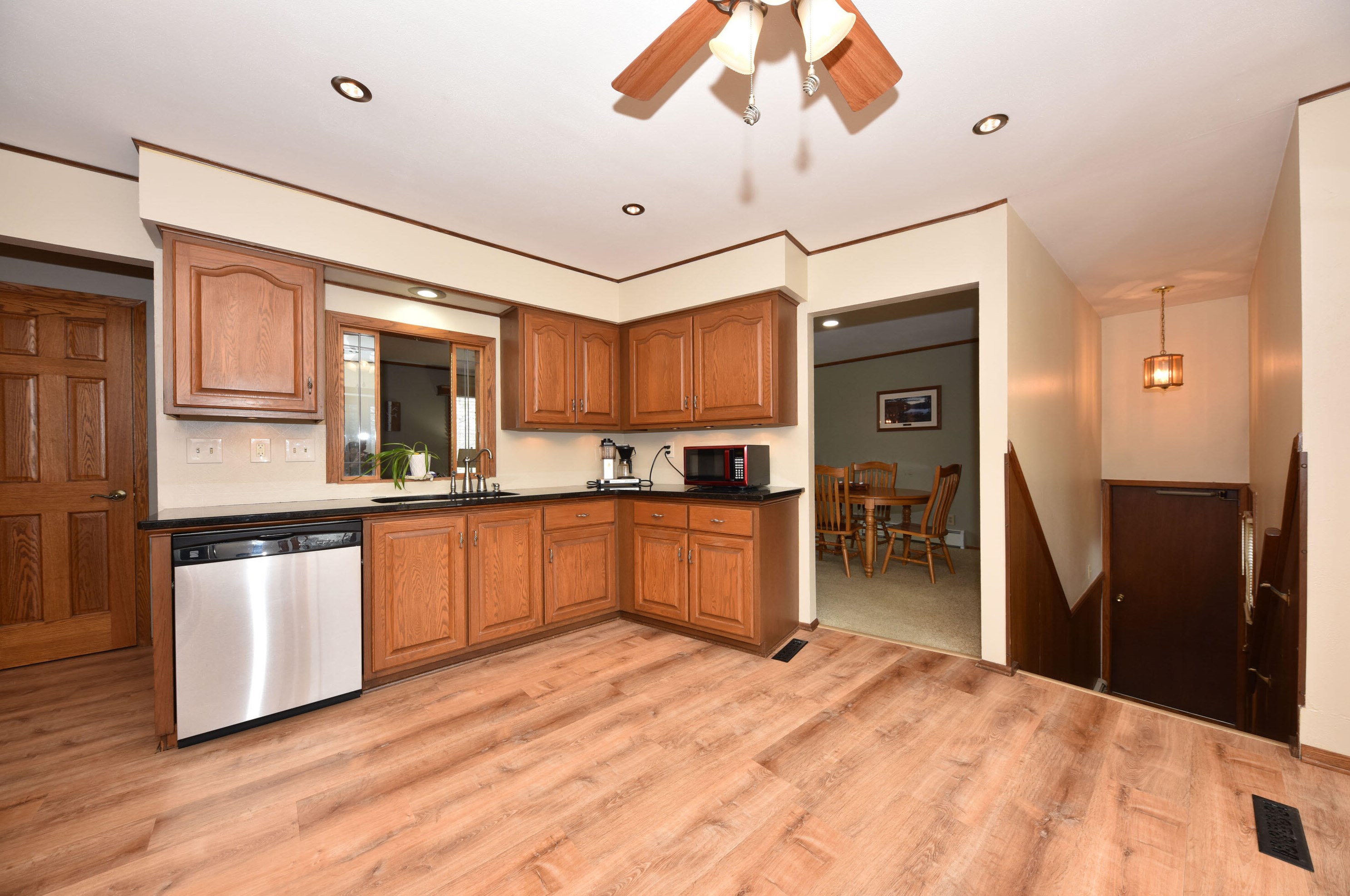 402 Vista View Dr, Cedarburg WI  53012-9178 exterior