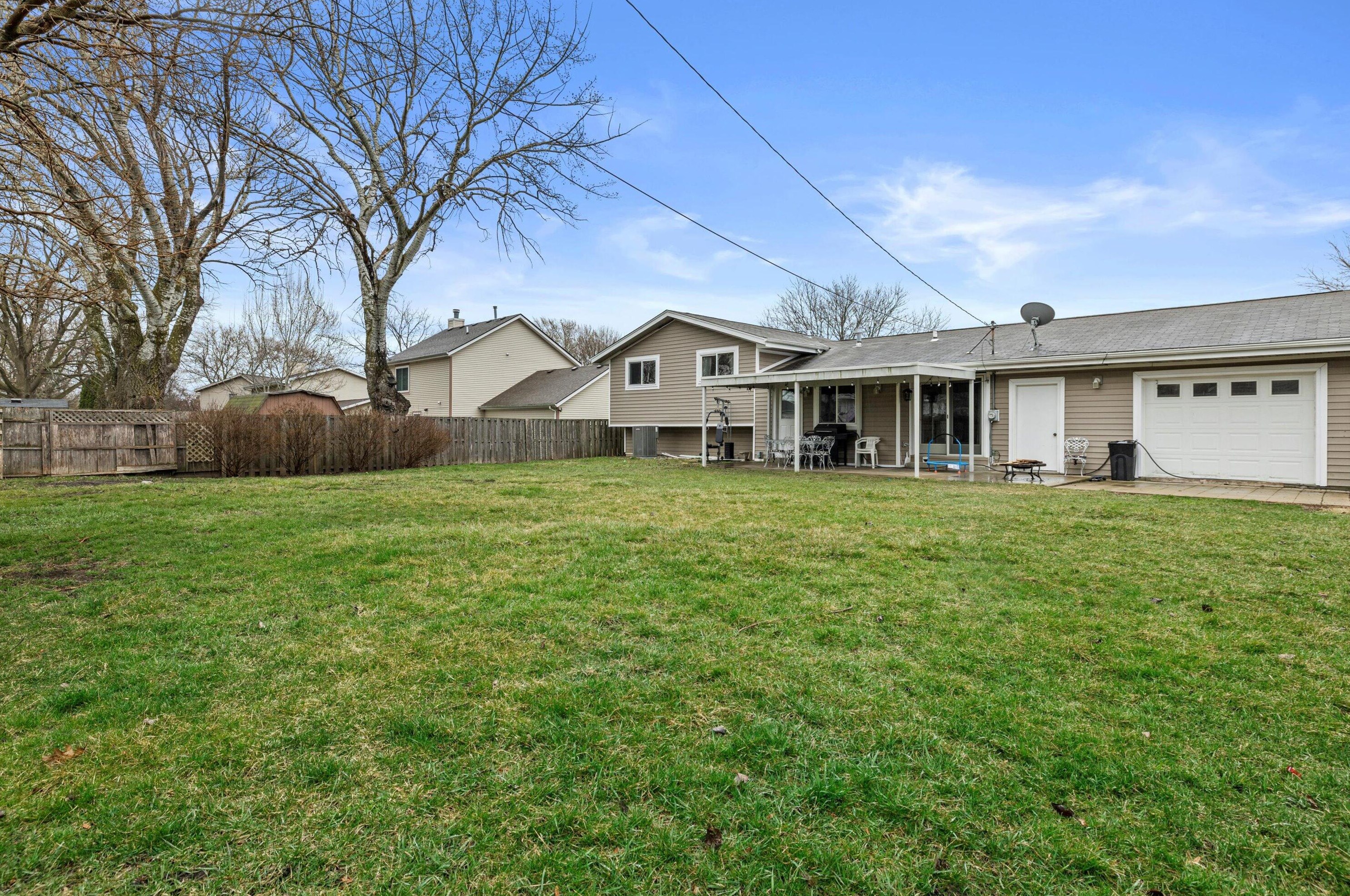 5306 65th Pl, Kenosha, WI 53142-3060