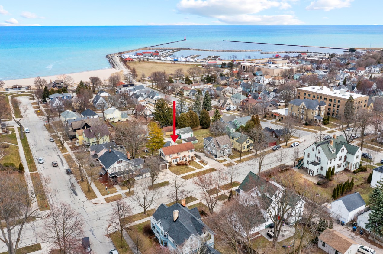 1019 5th St, Sheboygan, WI 53081-3503