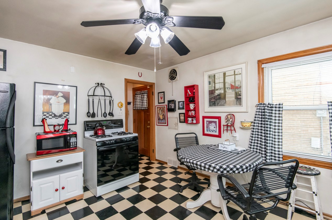 3745 86, Milwaukee WI 53227-4622 exterior