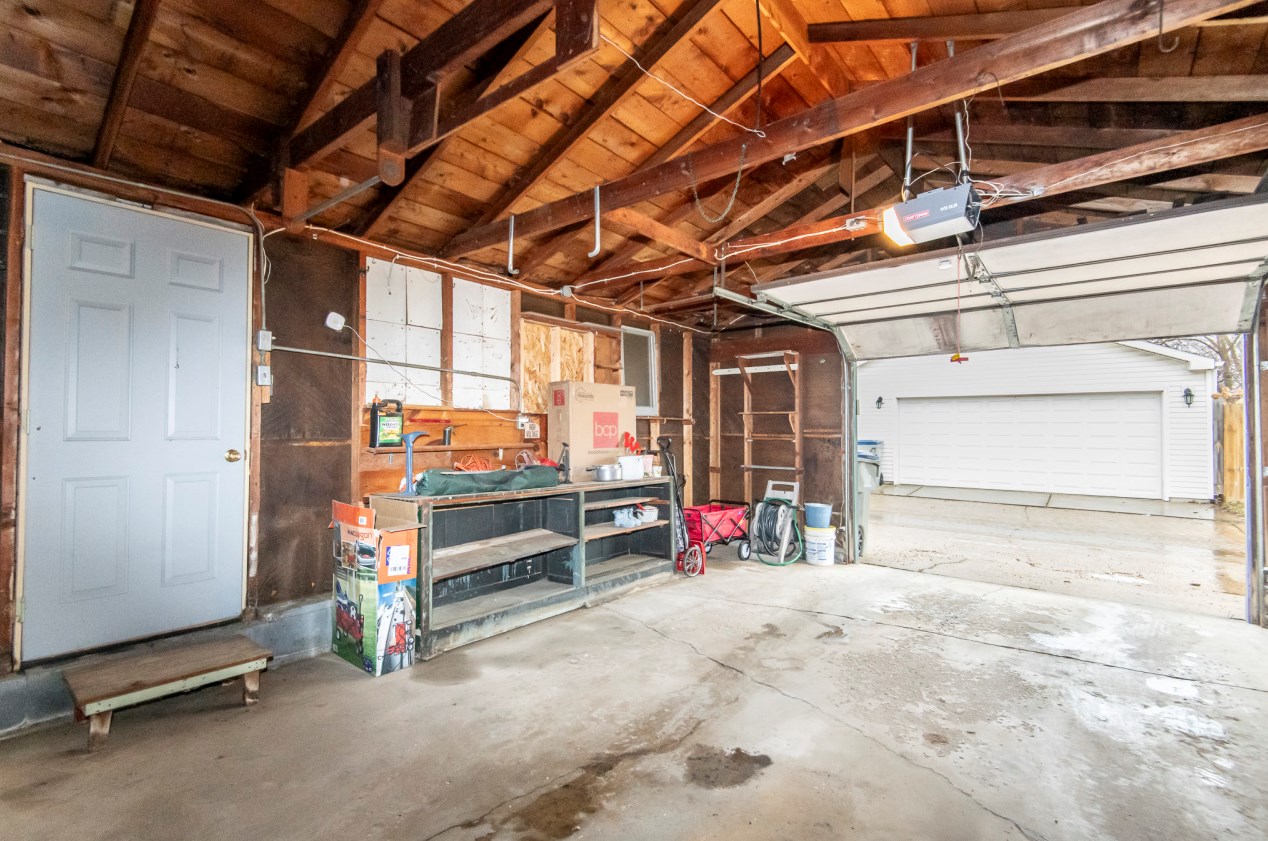 3745 86, Milwaukee WI 53227-4622 exterior